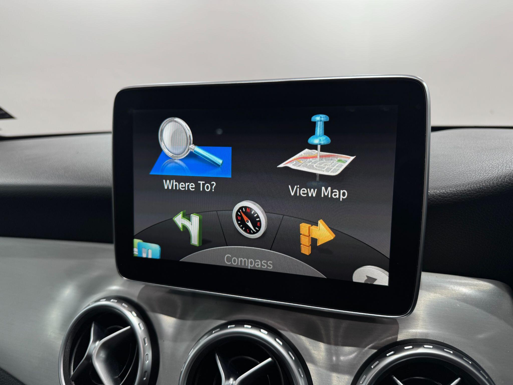 Mercedes-Benz GLA view 36