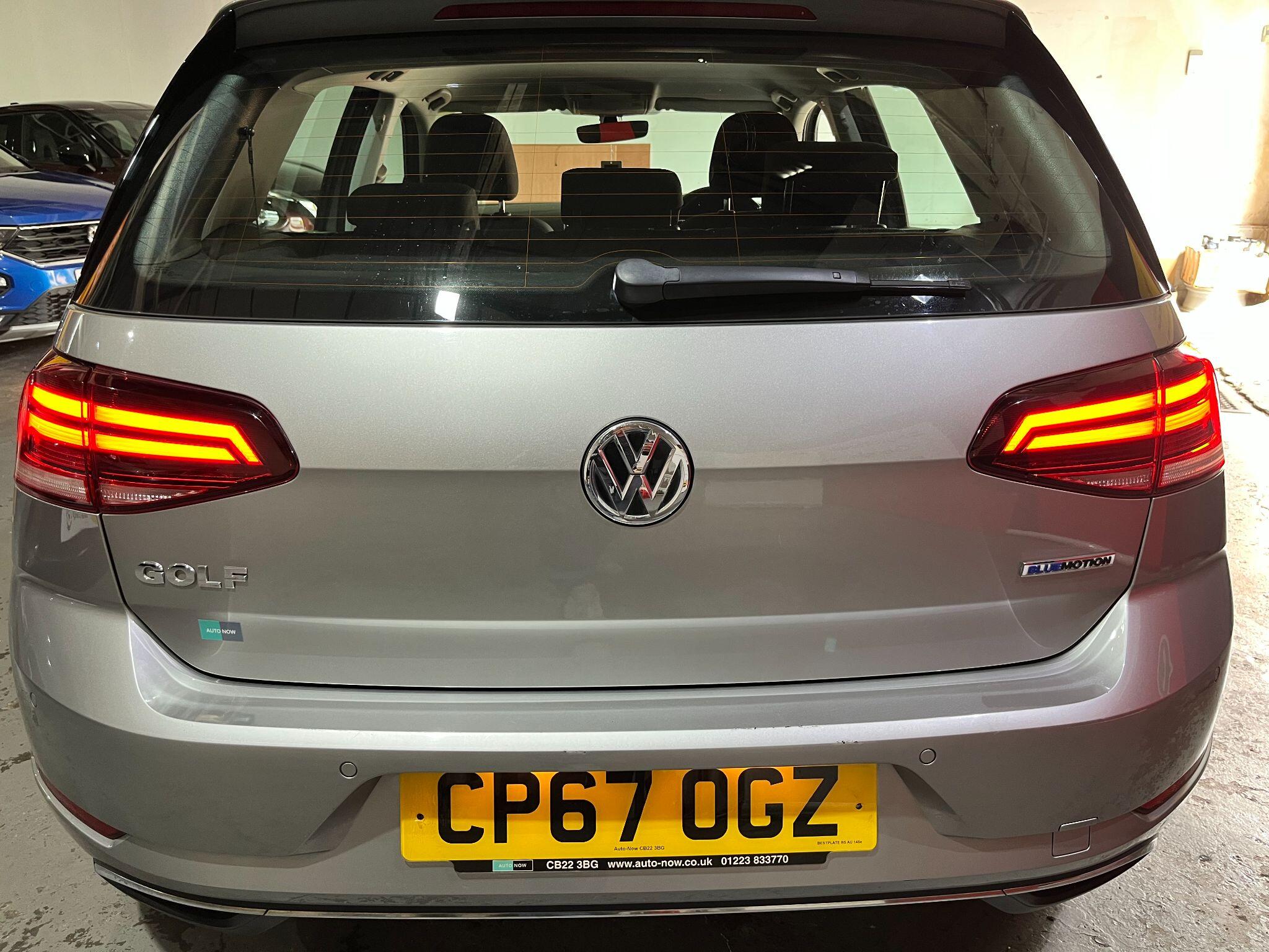 Volkswagen Golf view 9