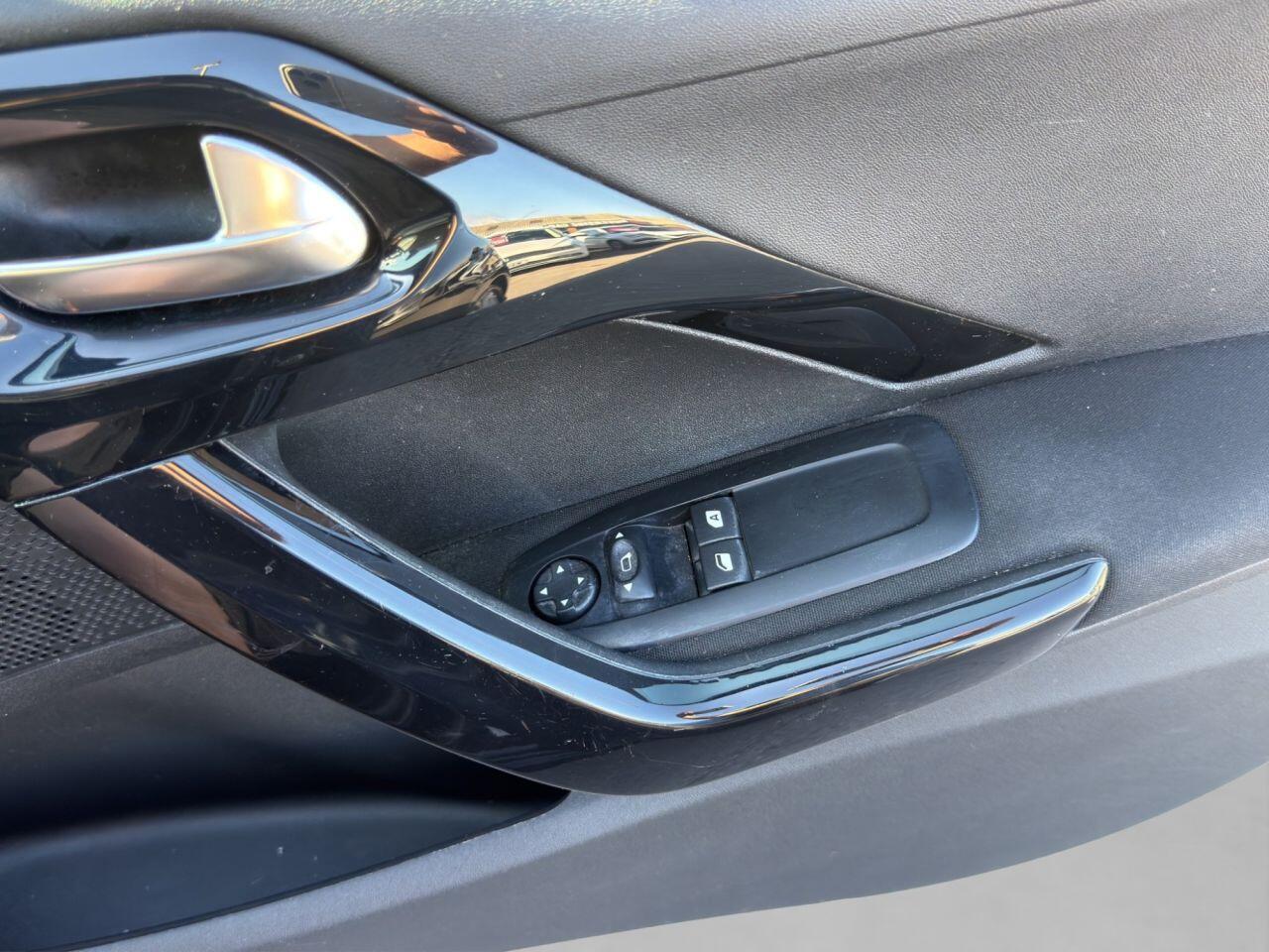 Peugeot 208 view 22