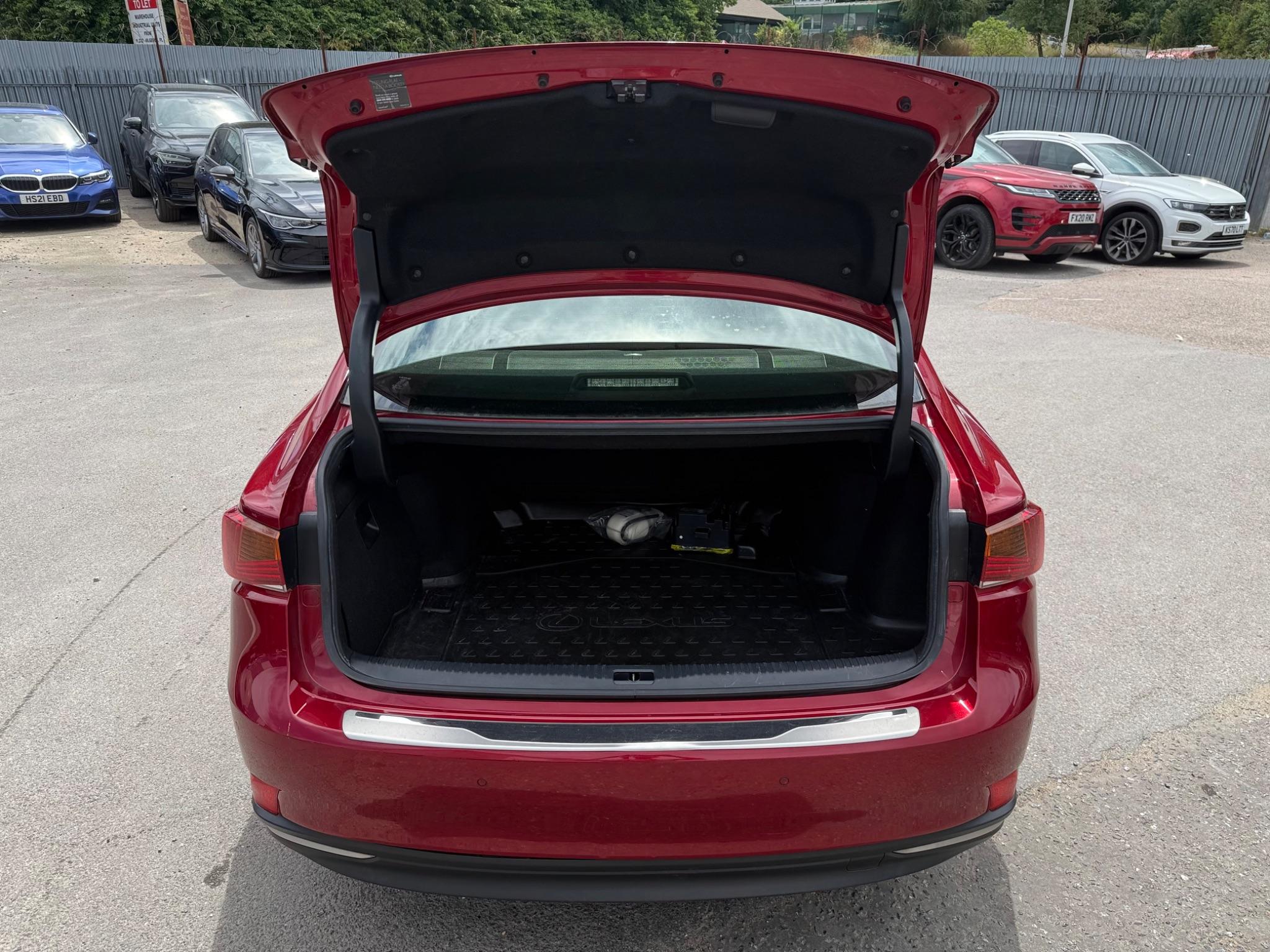 Lexus Is view 8