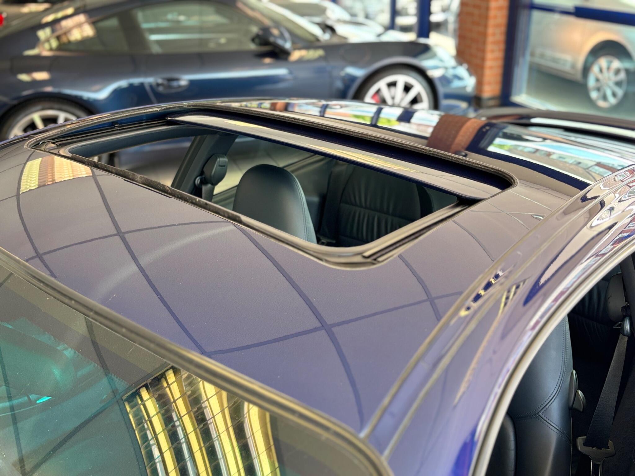 Porsche 911 view 22