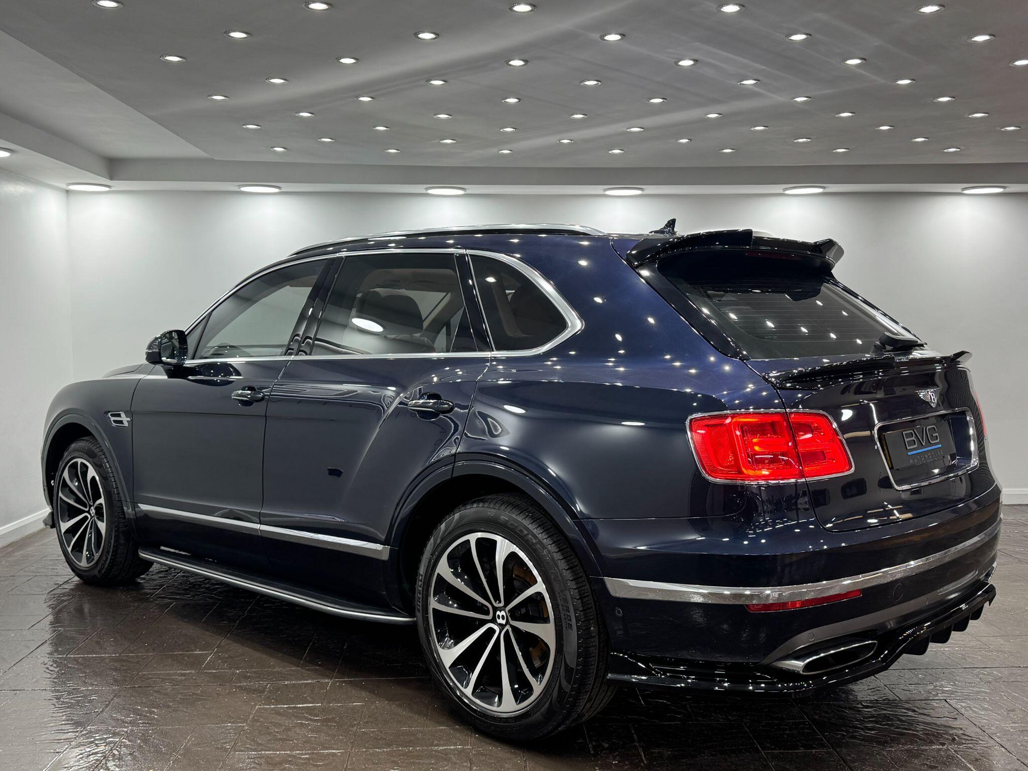 Bentley Bentayga view 14