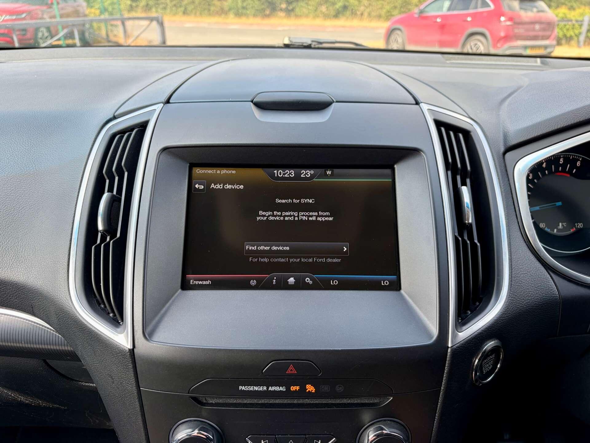 Ford Edge view 48