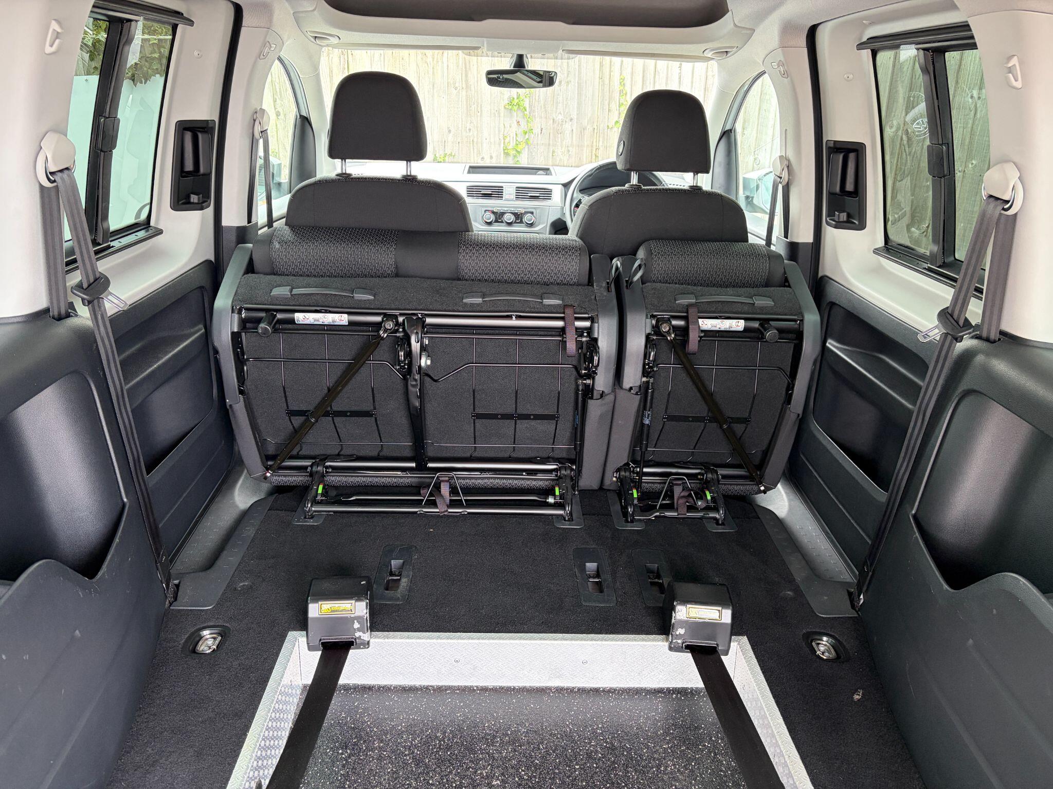 Volkswagen Caddy Maxi Life view 18