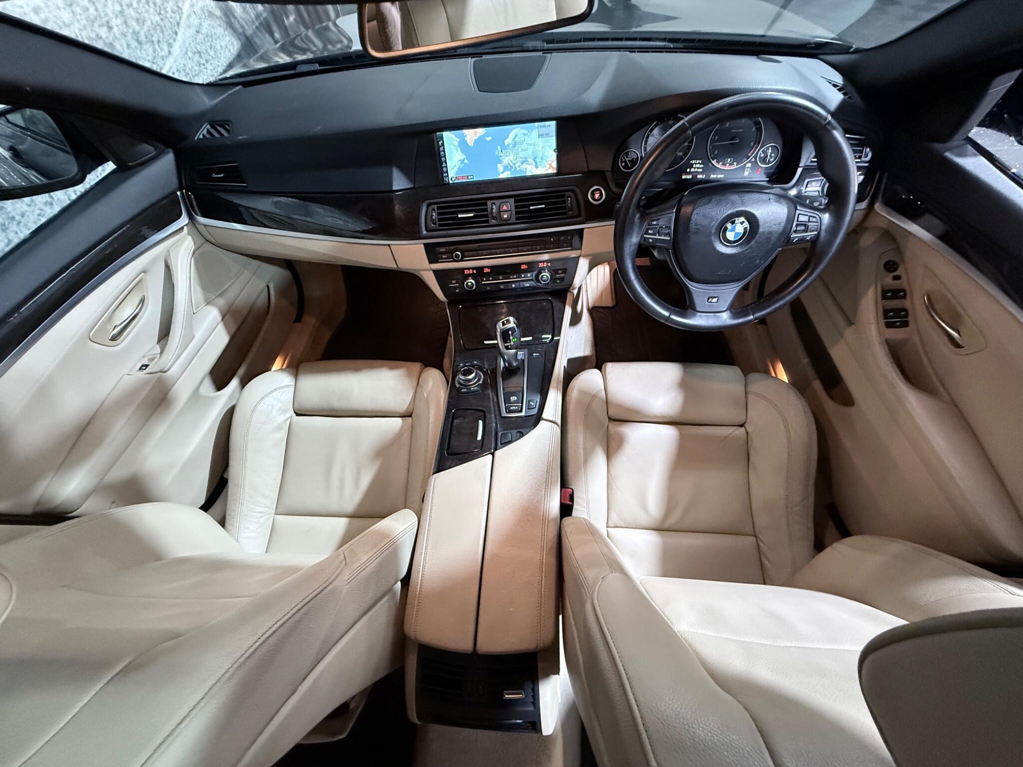 BMW 5 Series view 14