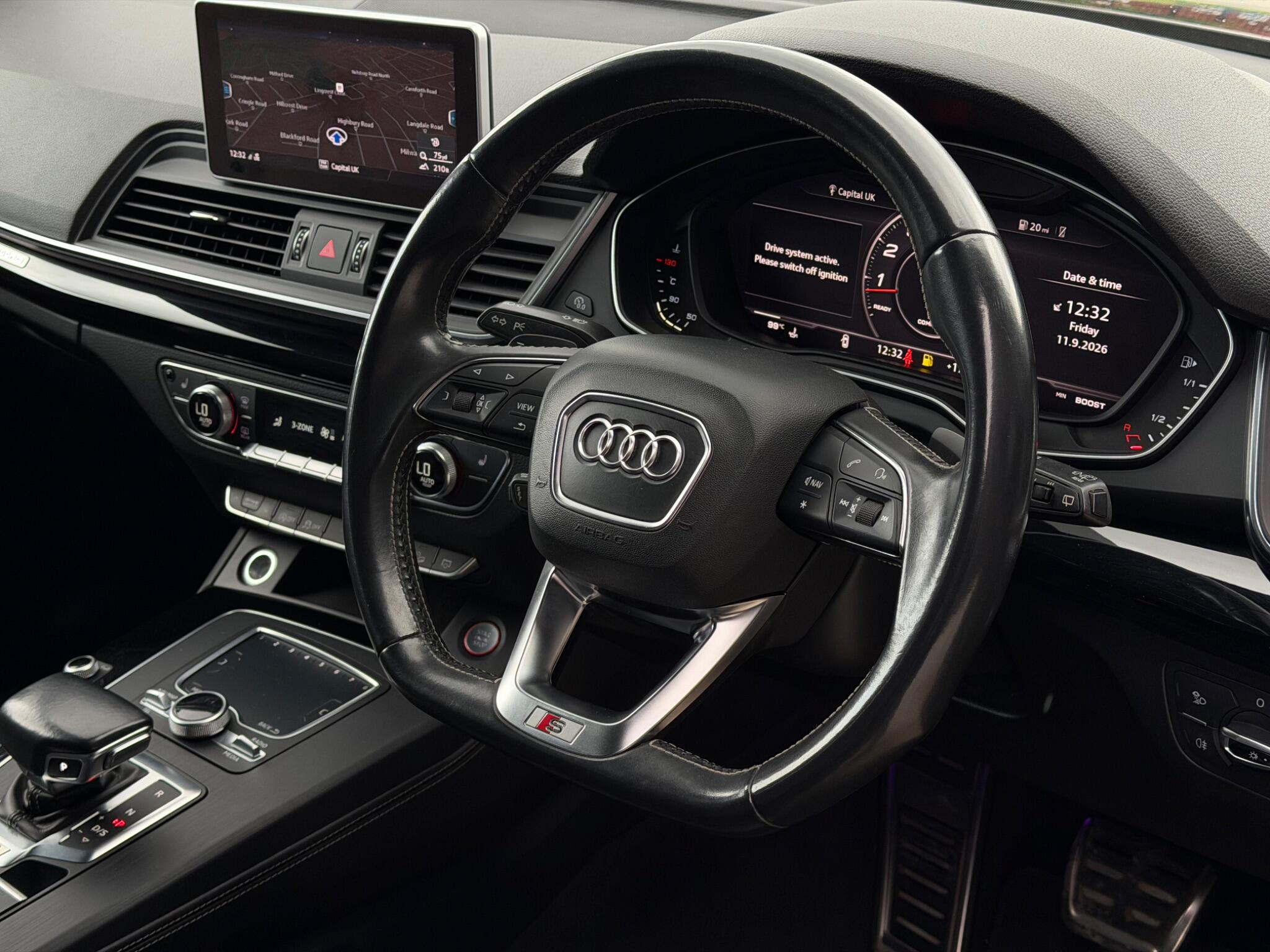 Audi SQ5 view 40