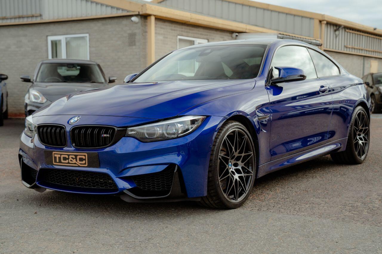 BMW M4 view 6