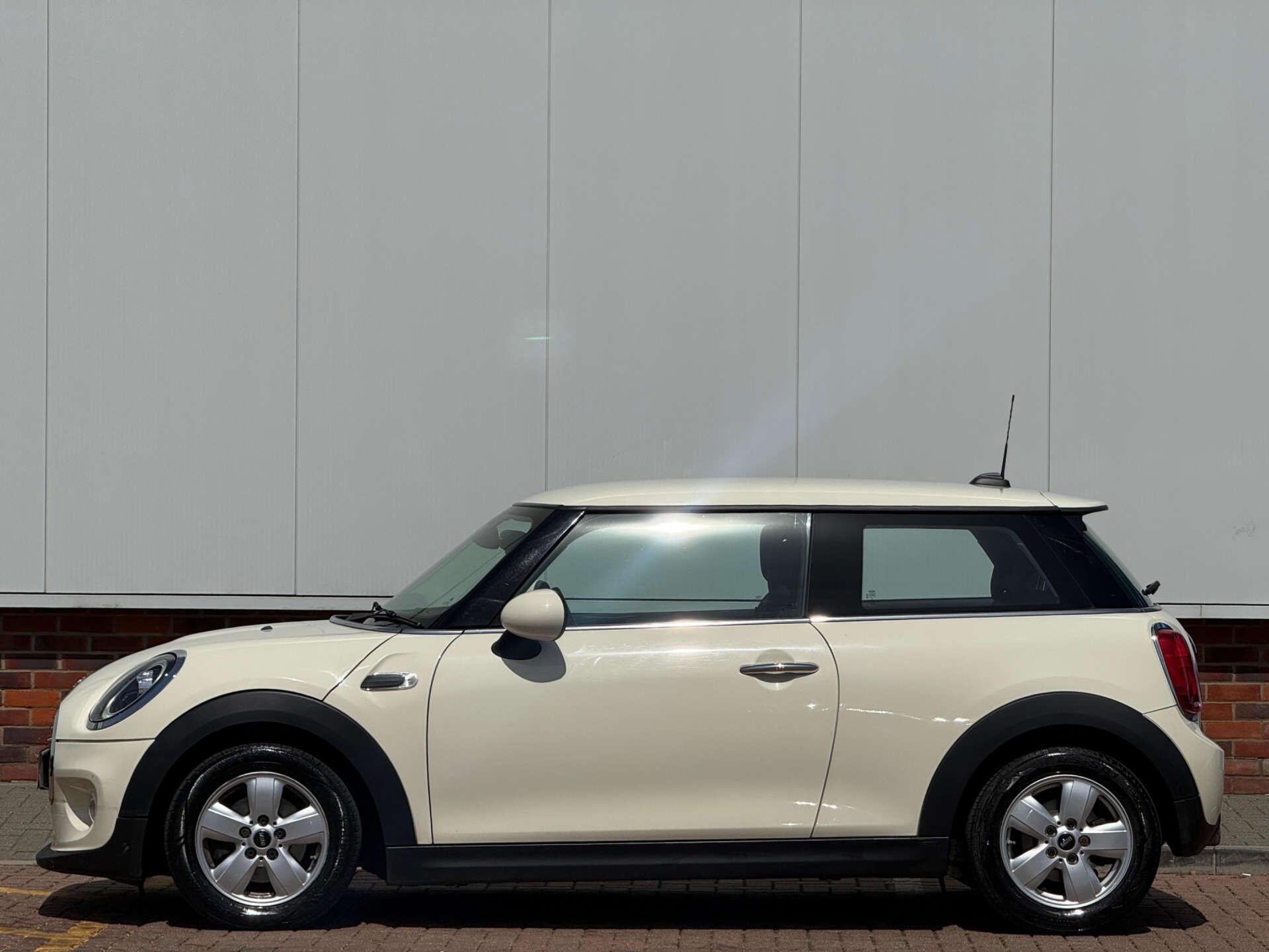 Mini Cooper view 8