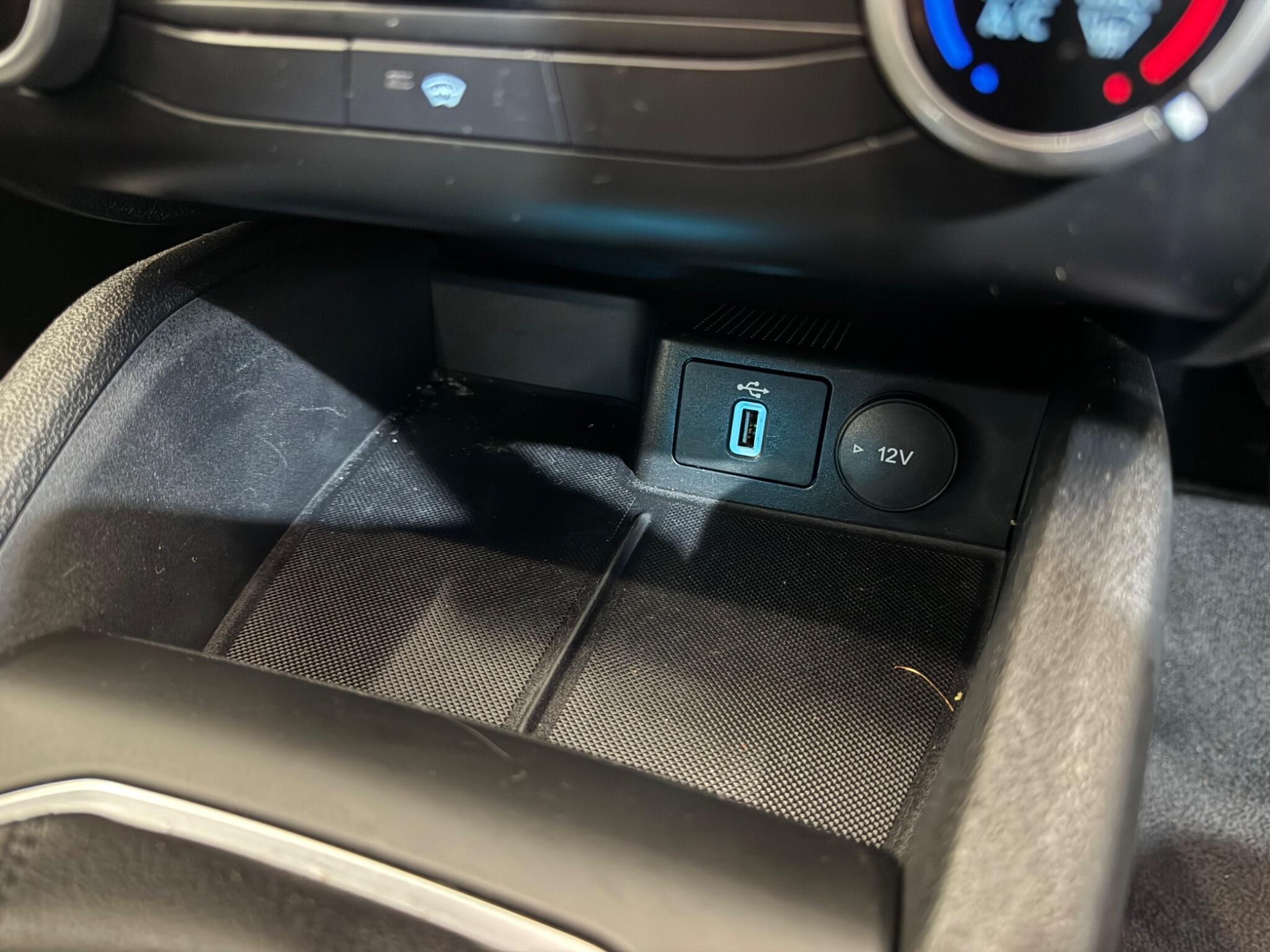 Ford Focus view 27