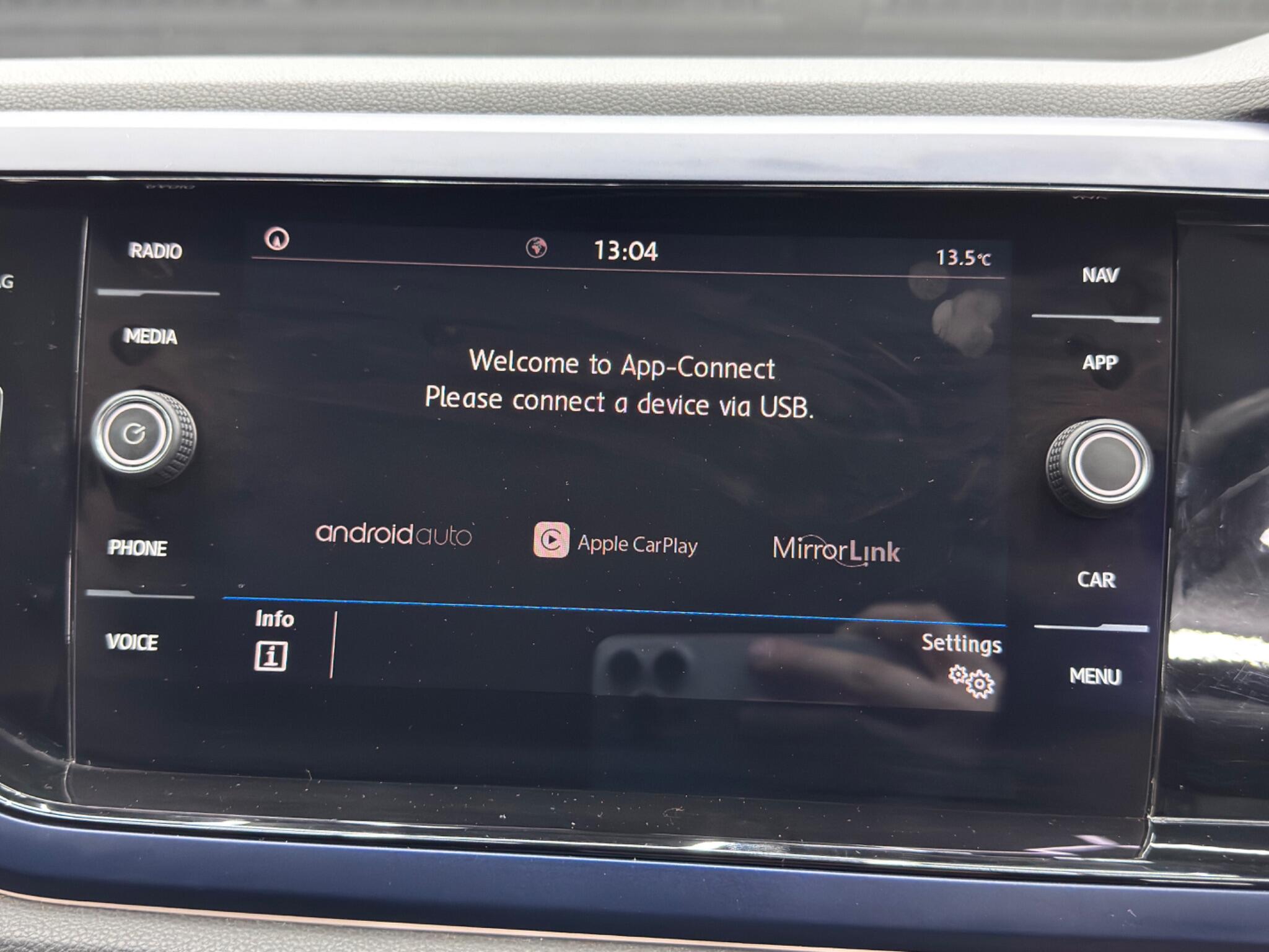 Volkswagen Polo view 32