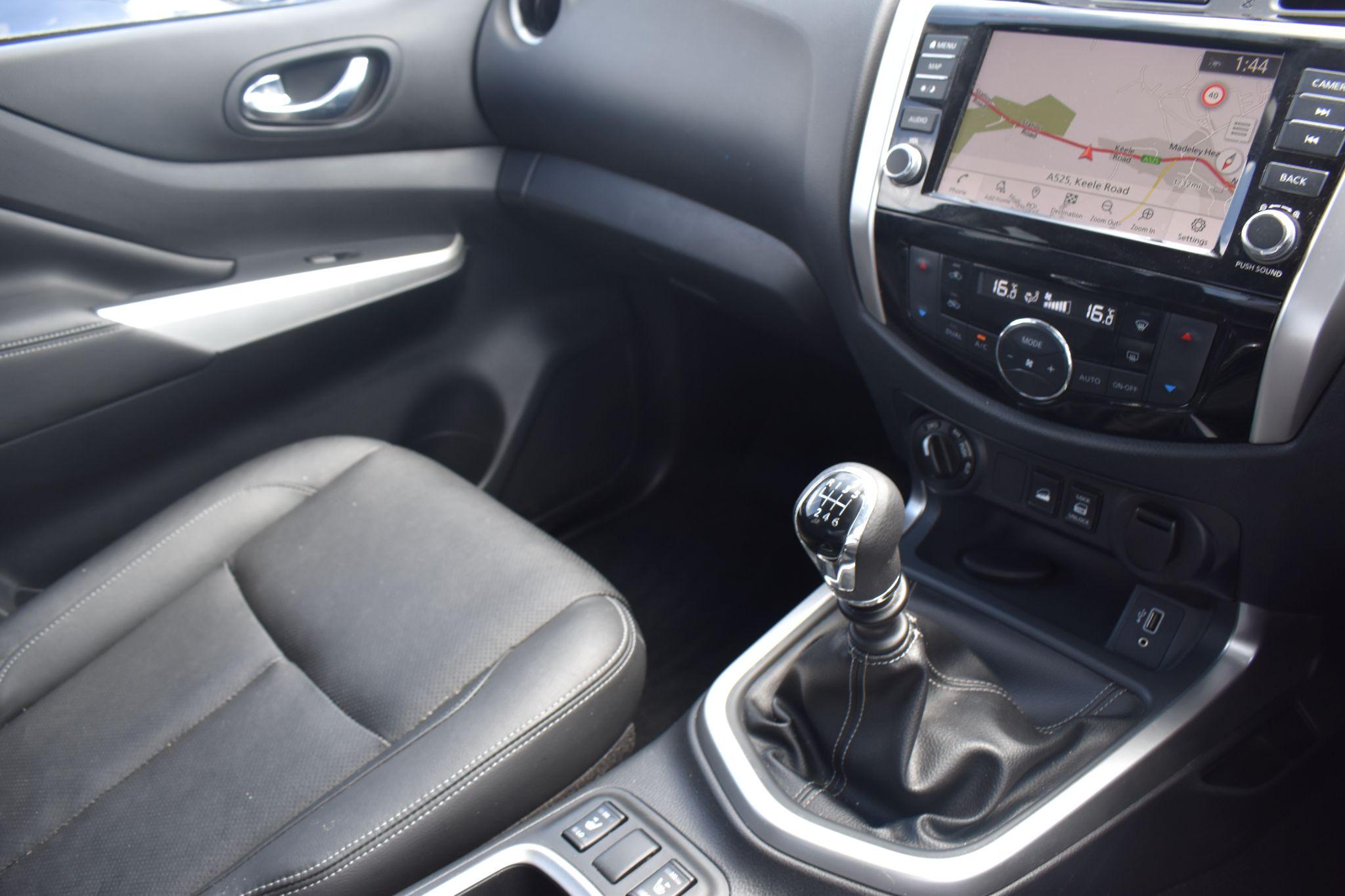 Navara - 2.3 dCi Tekna 4WD Euro 6 (s/s) 4dr - Image 24