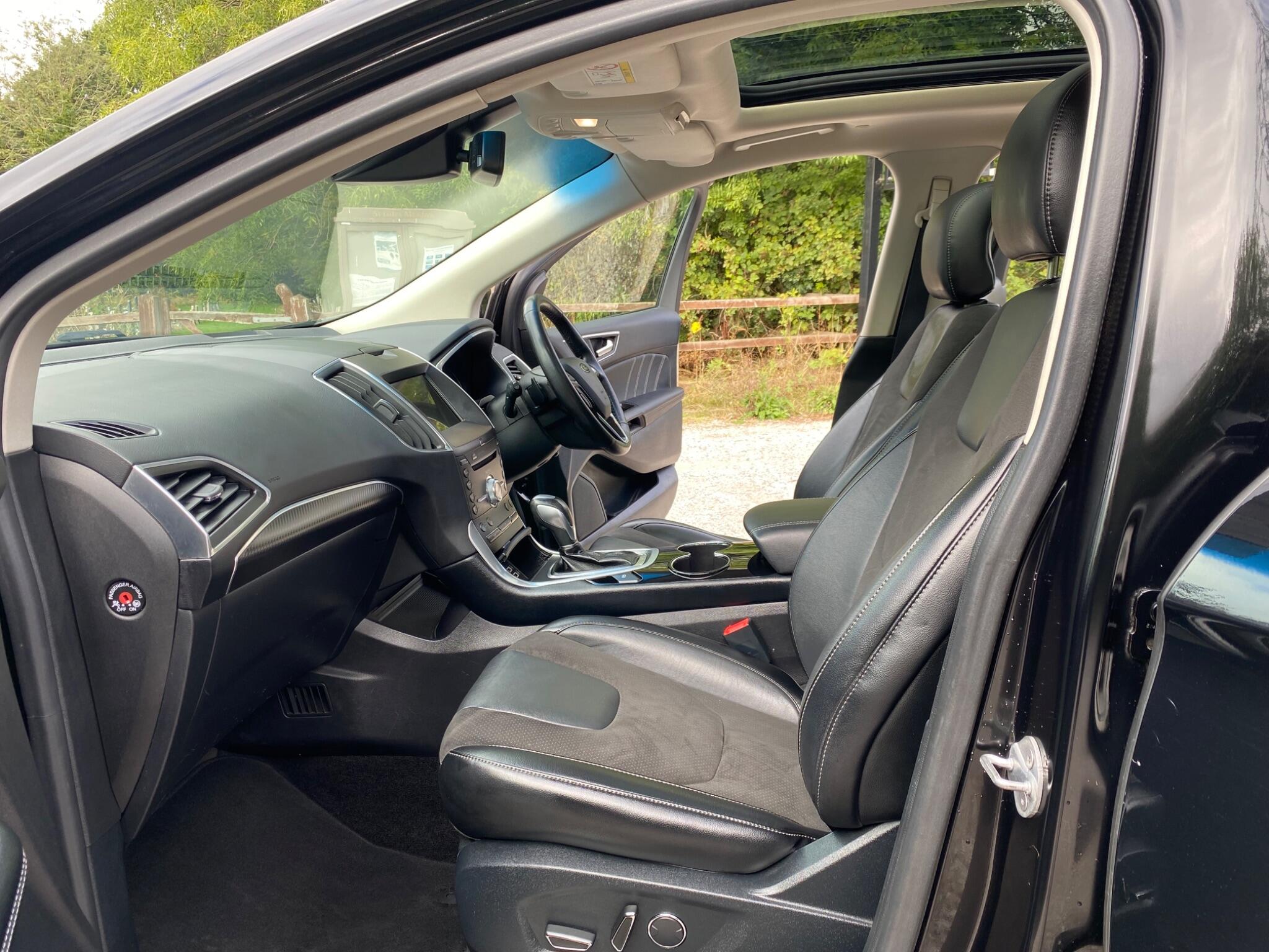 Ford Edge view 39