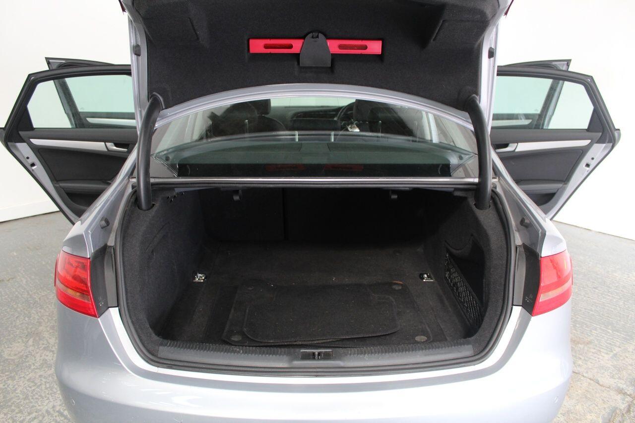 Audi A4 view 23