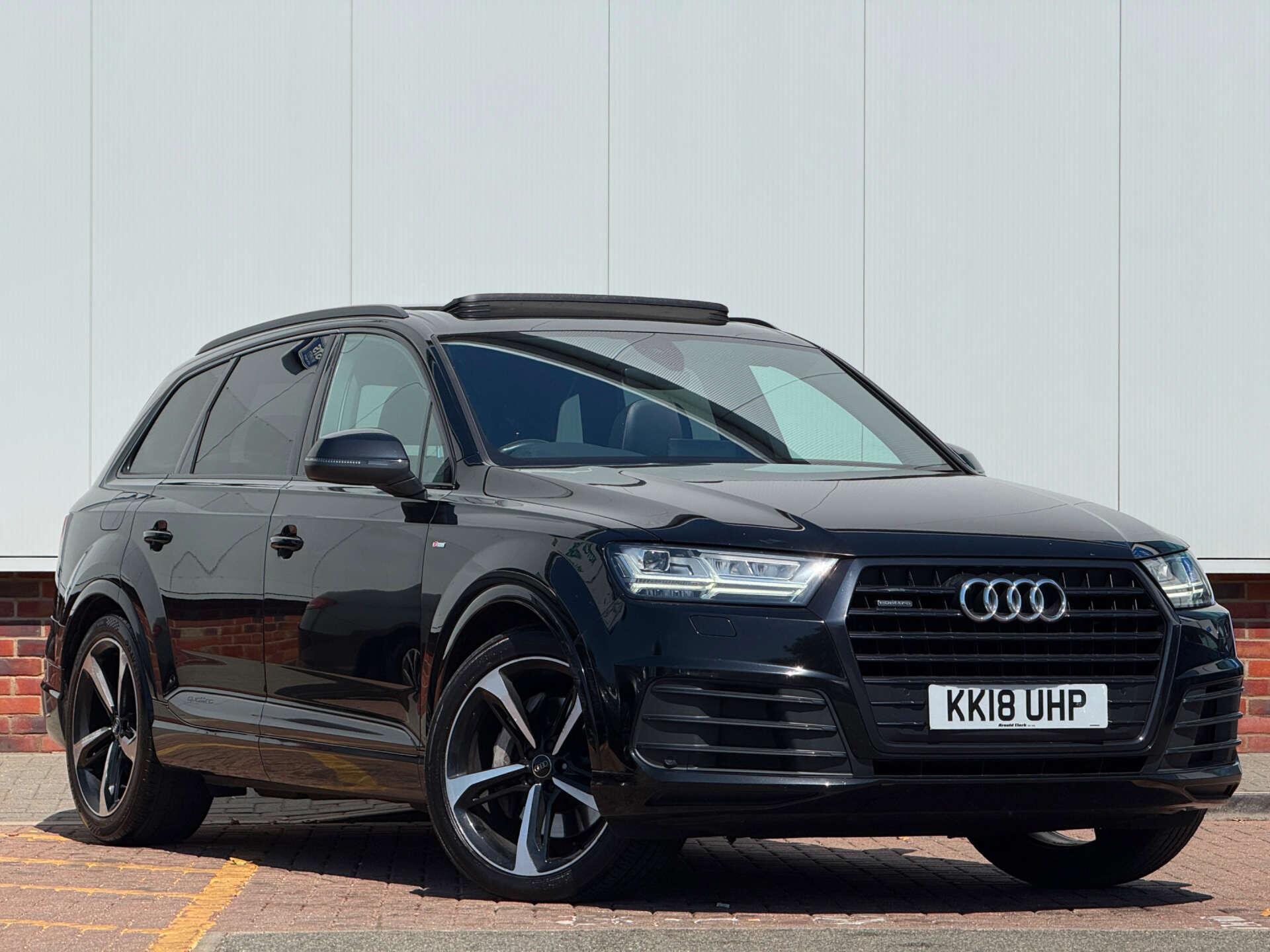 Audi Q7 view 6