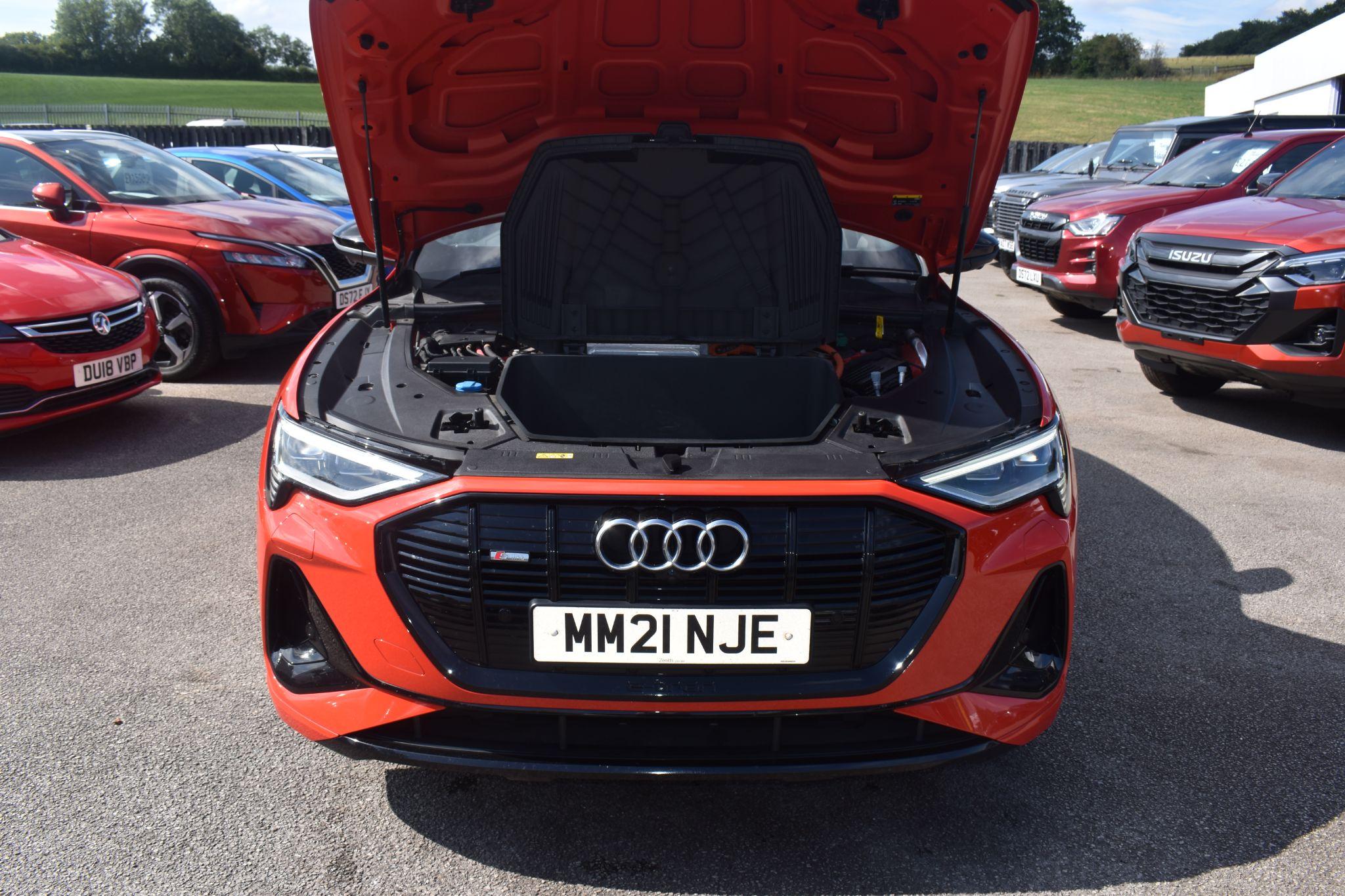 e-tron - 55 Launch Edition Sportback Auto quattro 5dr 95kWh - Image 8