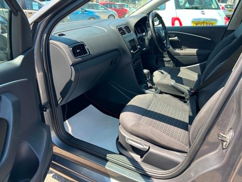 Volkswagen Polo view 16