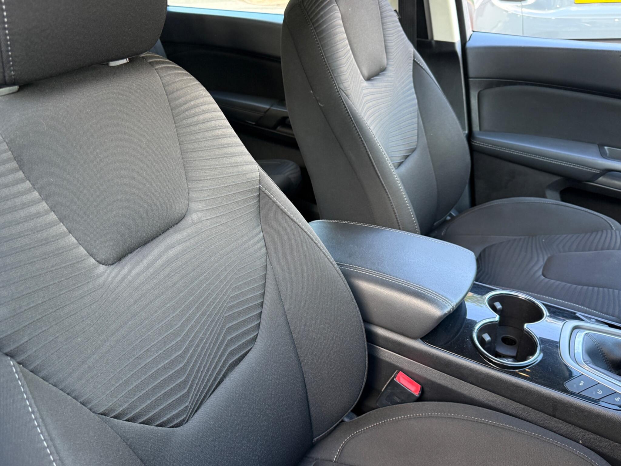 Ford S-Max - Image 37