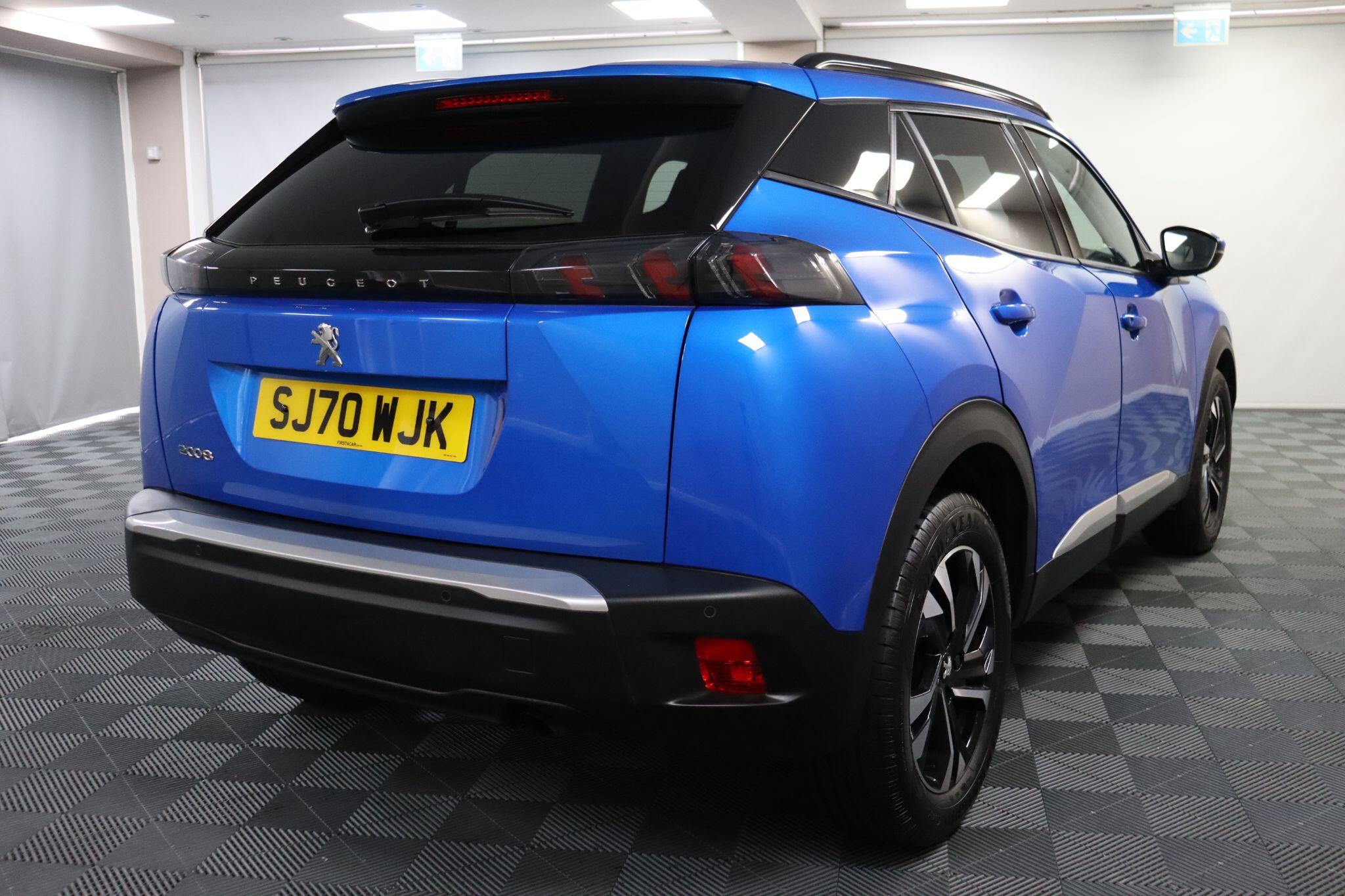 Peugeot 2008 view 11