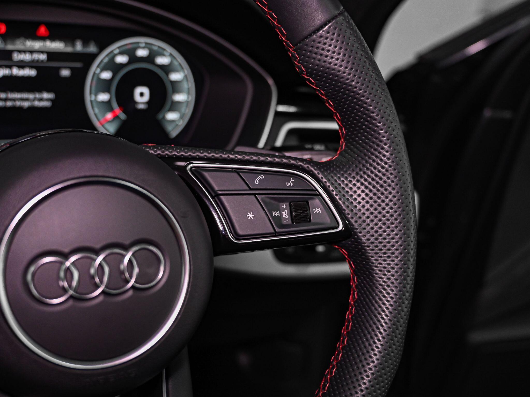 Audi S4 view 11