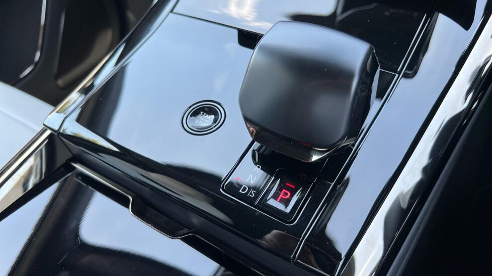 Land Rover Range Rover Sport view 13