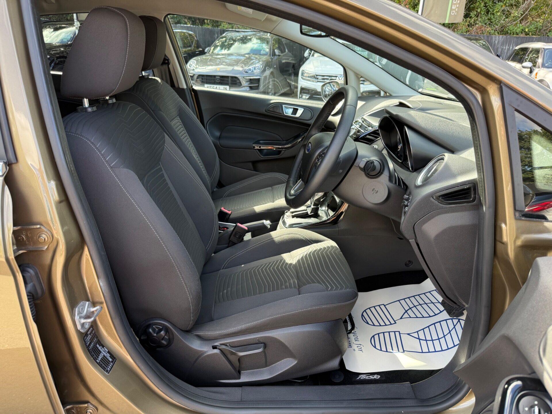 Ford Fiesta view 14