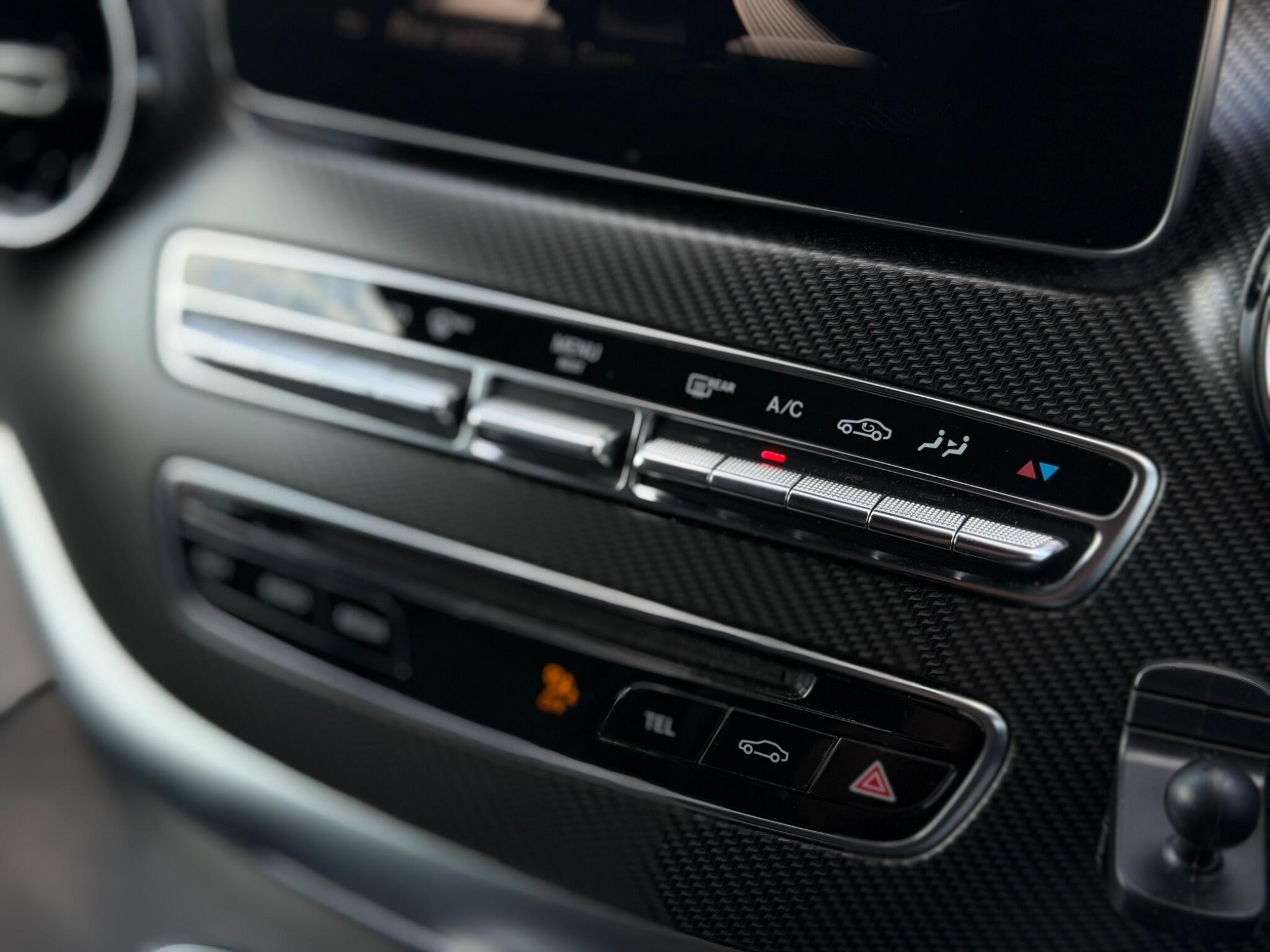 Mercedes-Benz V-Class view 52