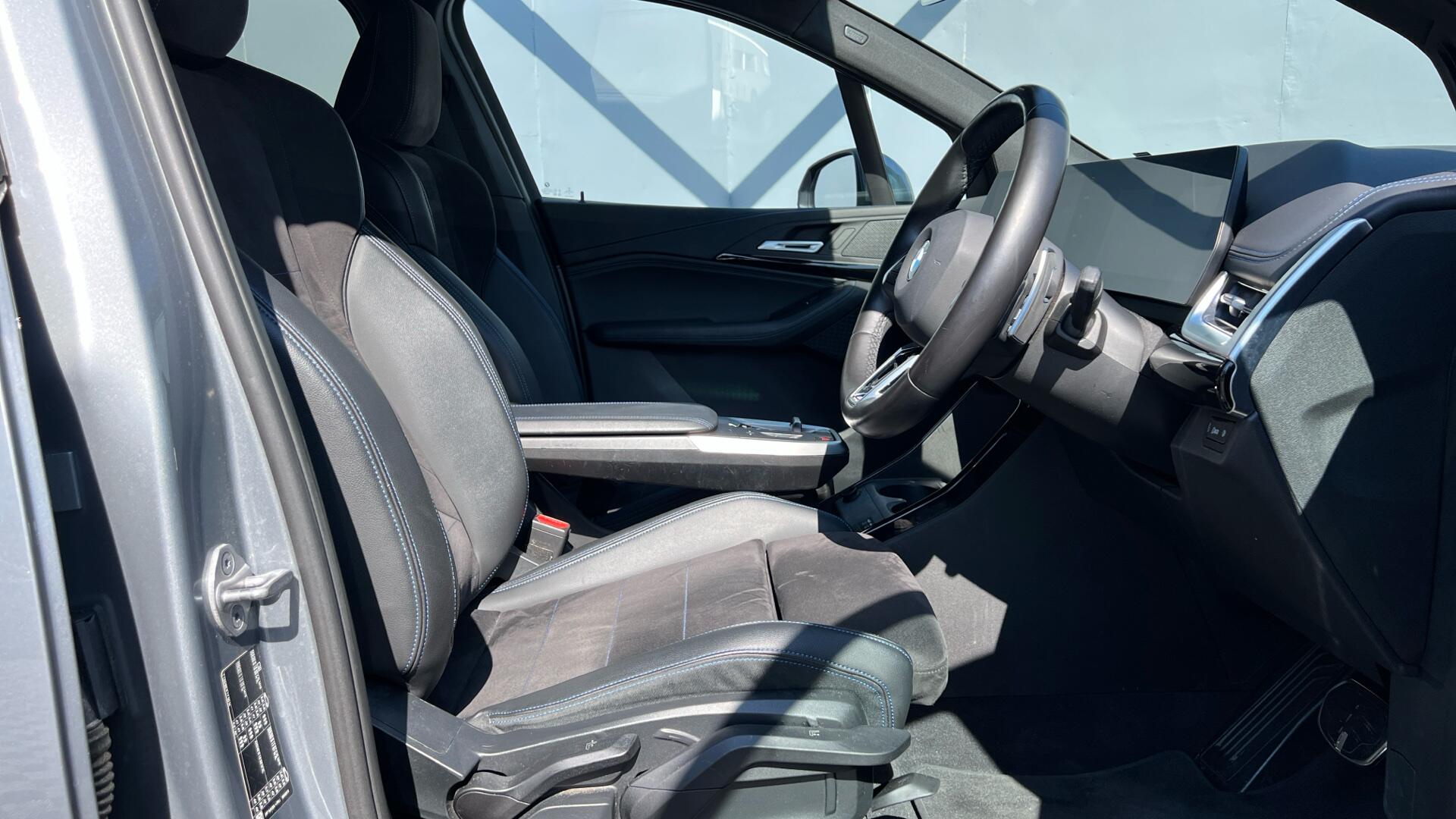 BMW 2 Series view 11