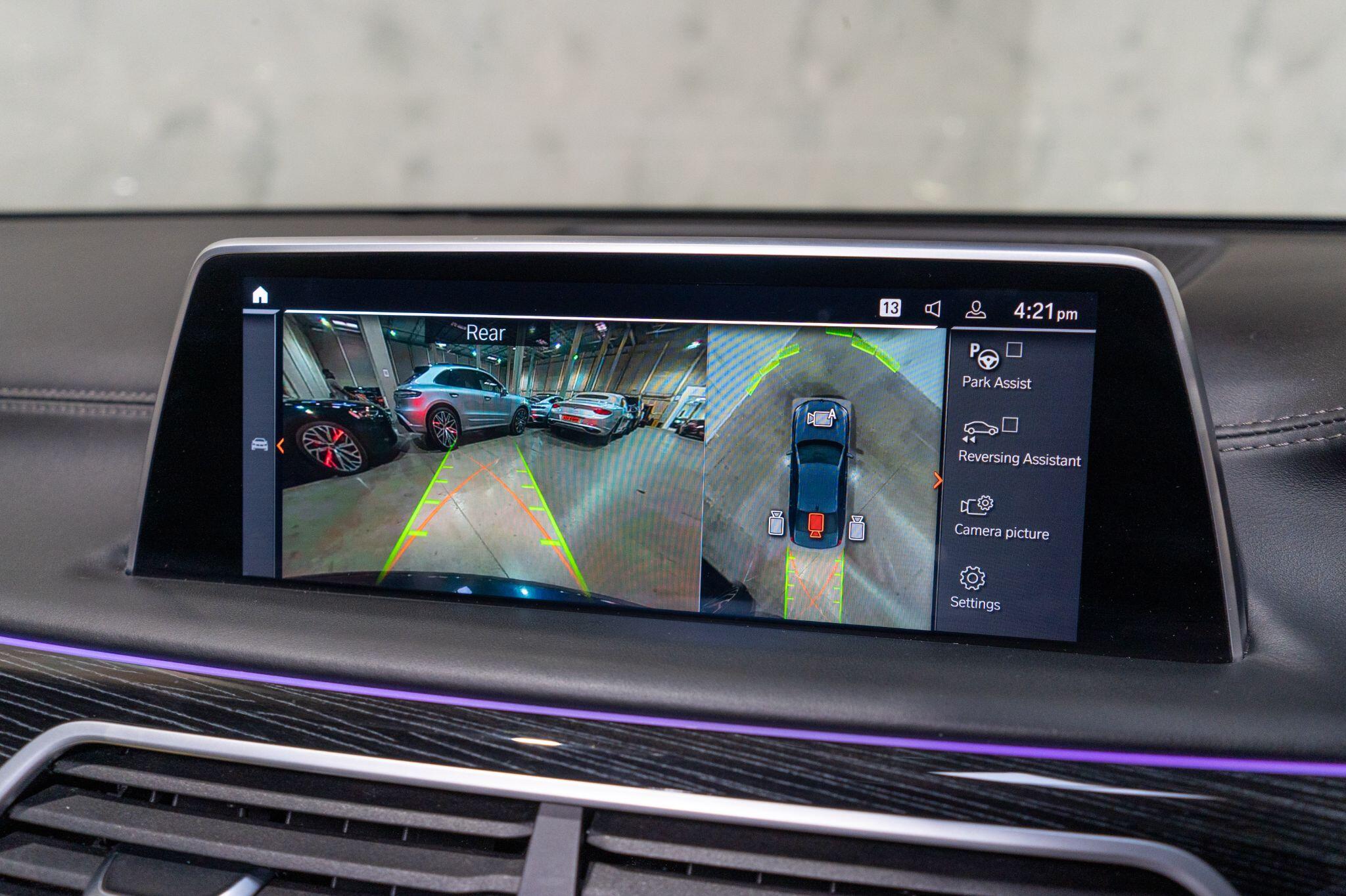 BMW 7 Series view 23