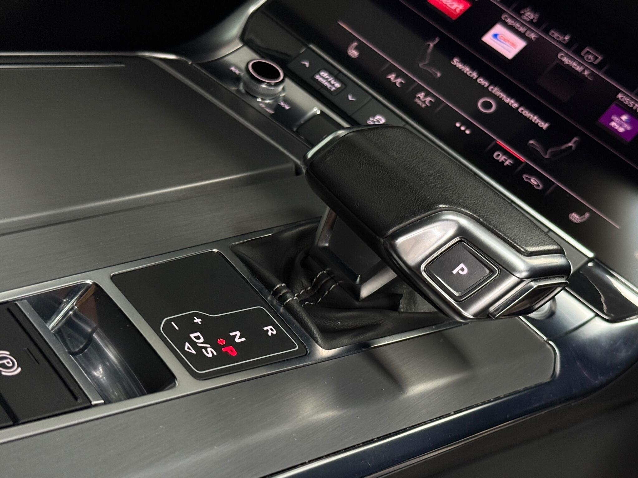 Audi A6 view 17