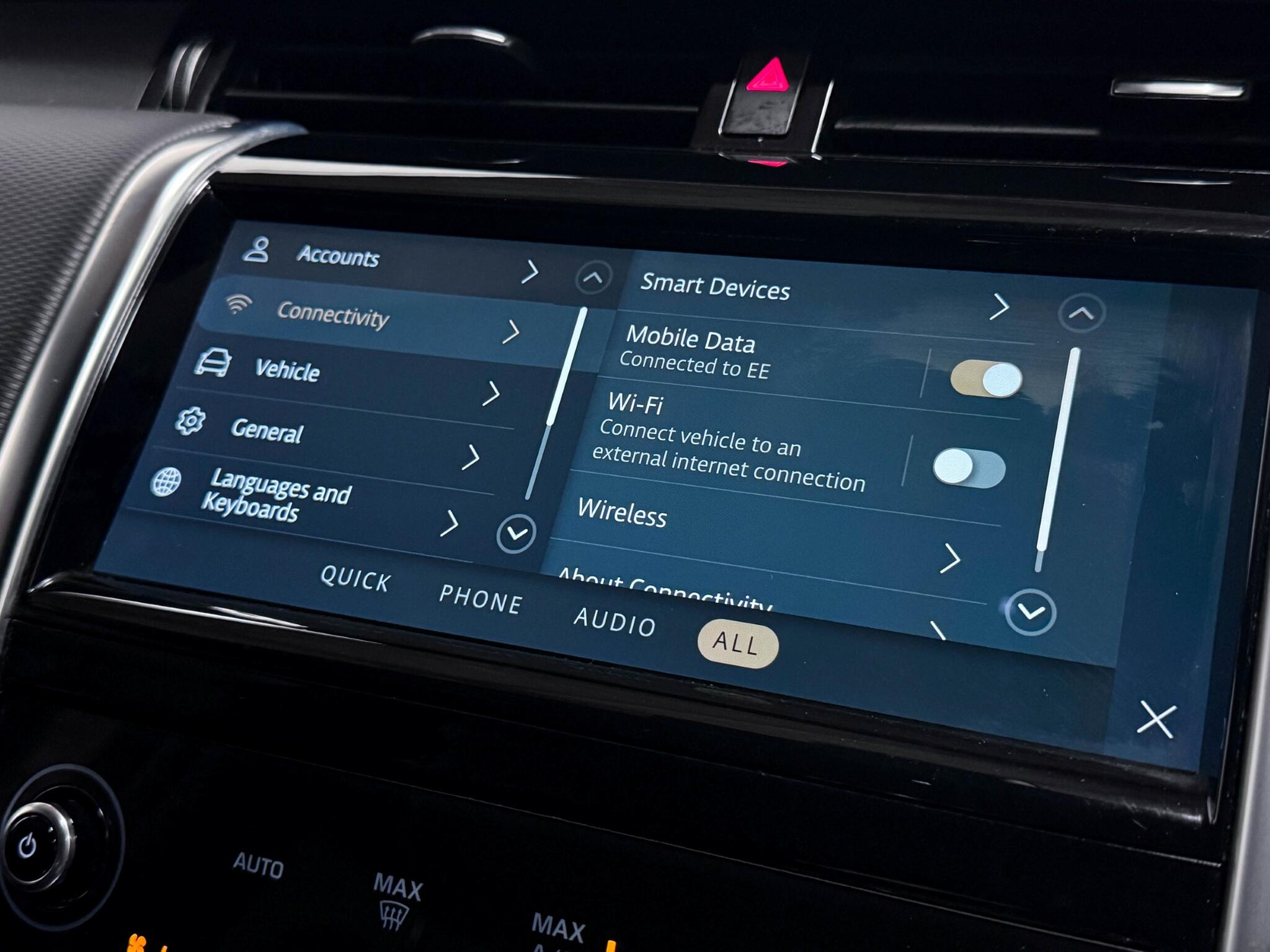 Land Rover Discovery Sport view 46