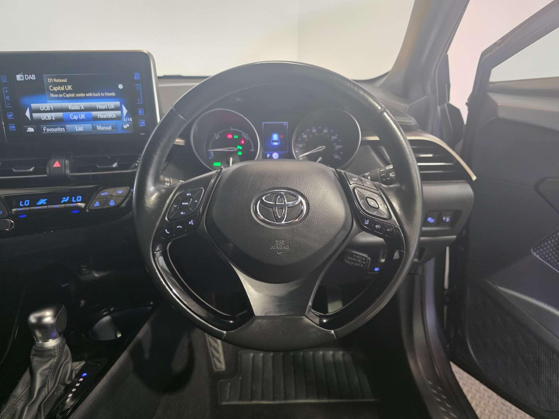 Toyota C-HR view 17