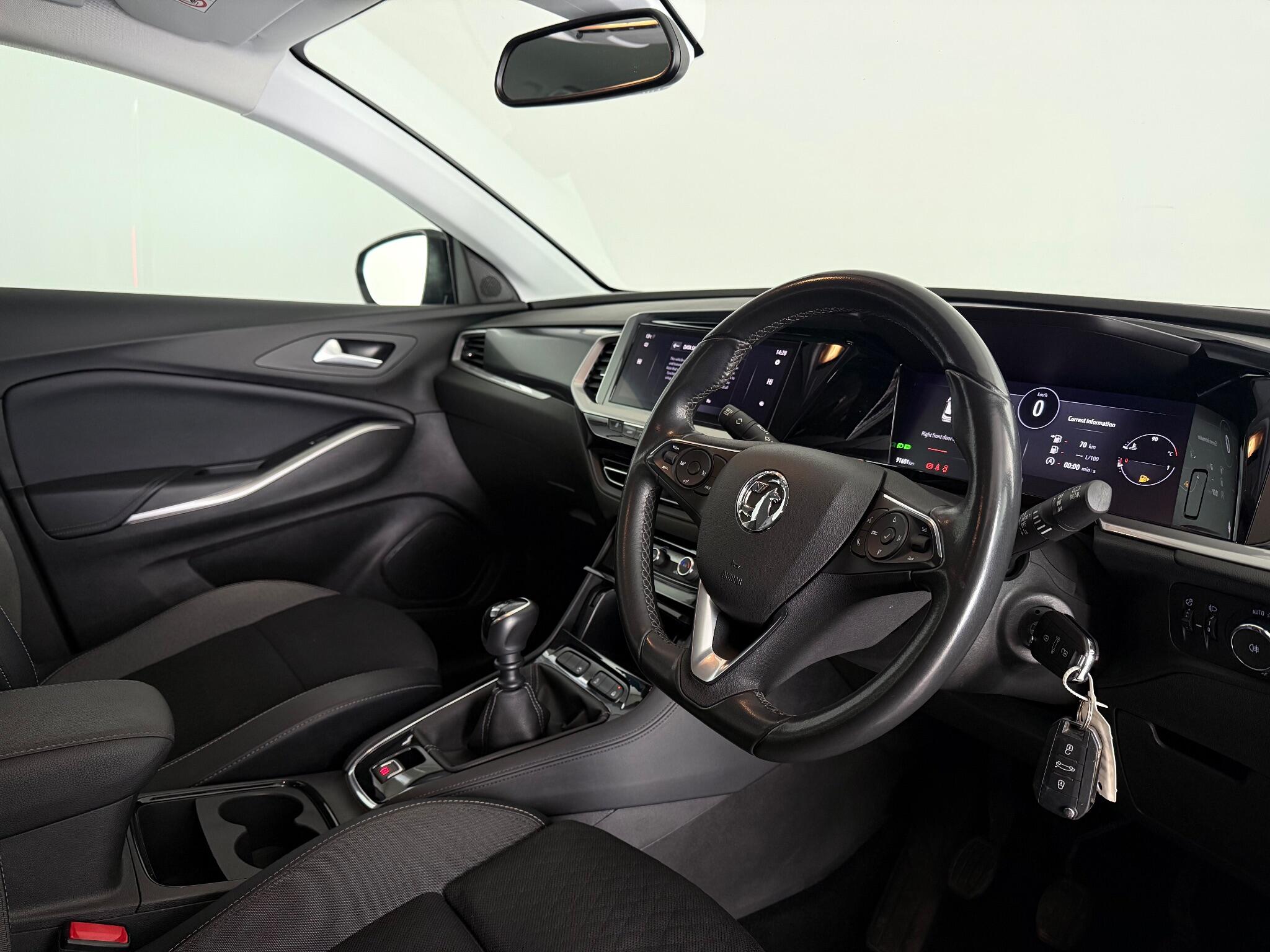 Vauxhall Grandland view 3