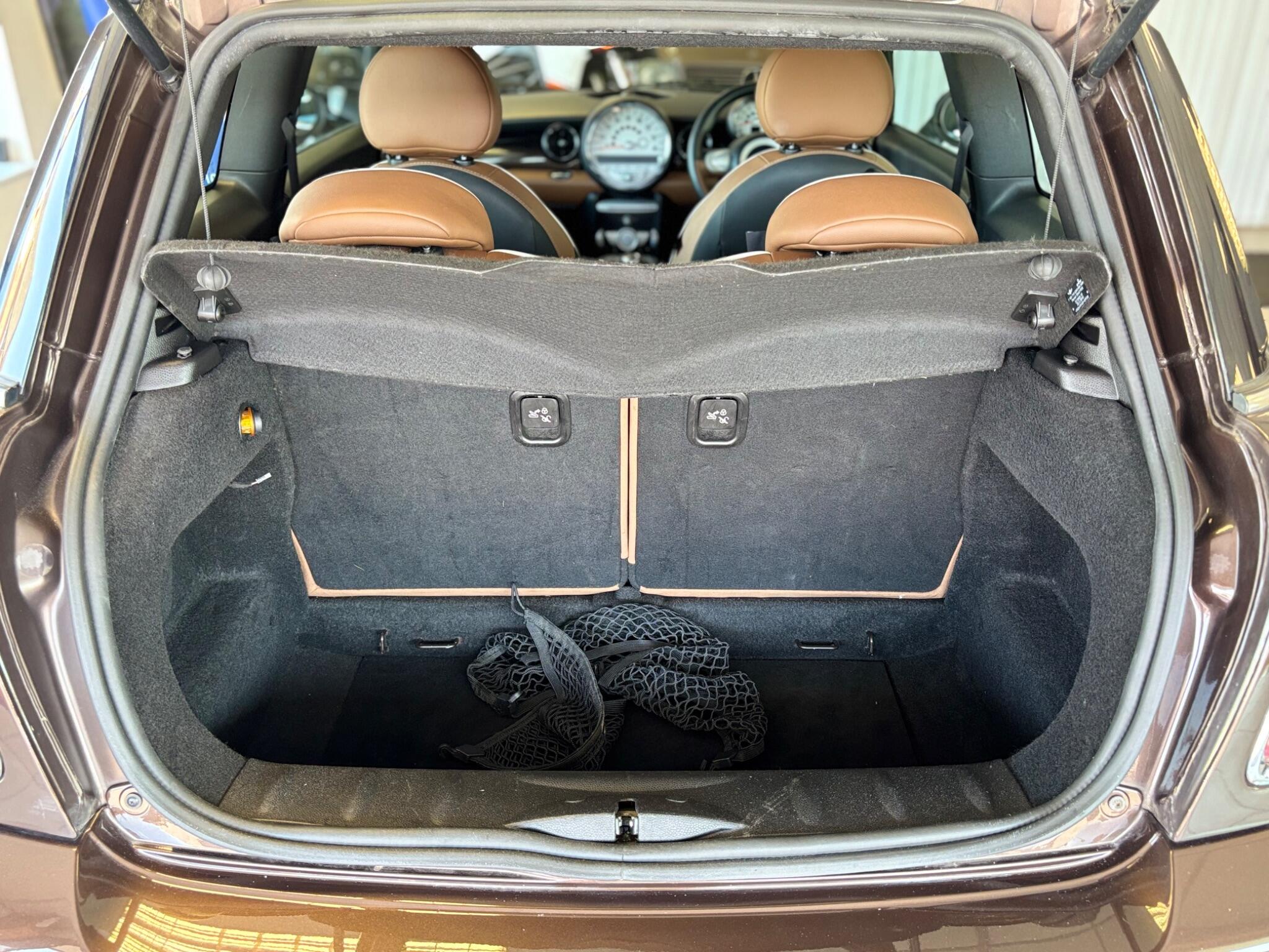 Mini Hatch view 21