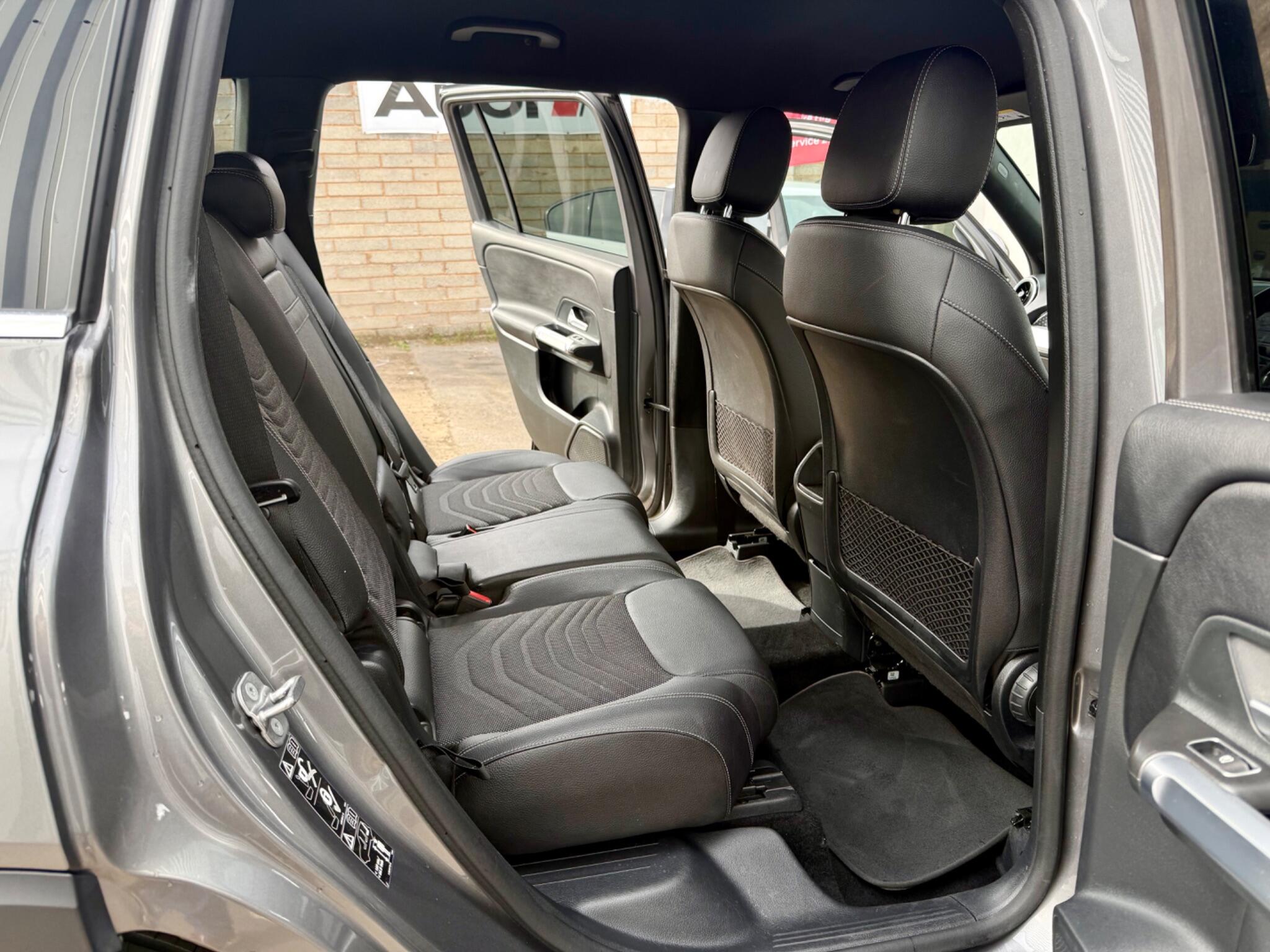 Mercedes-Benz GLB view 12
