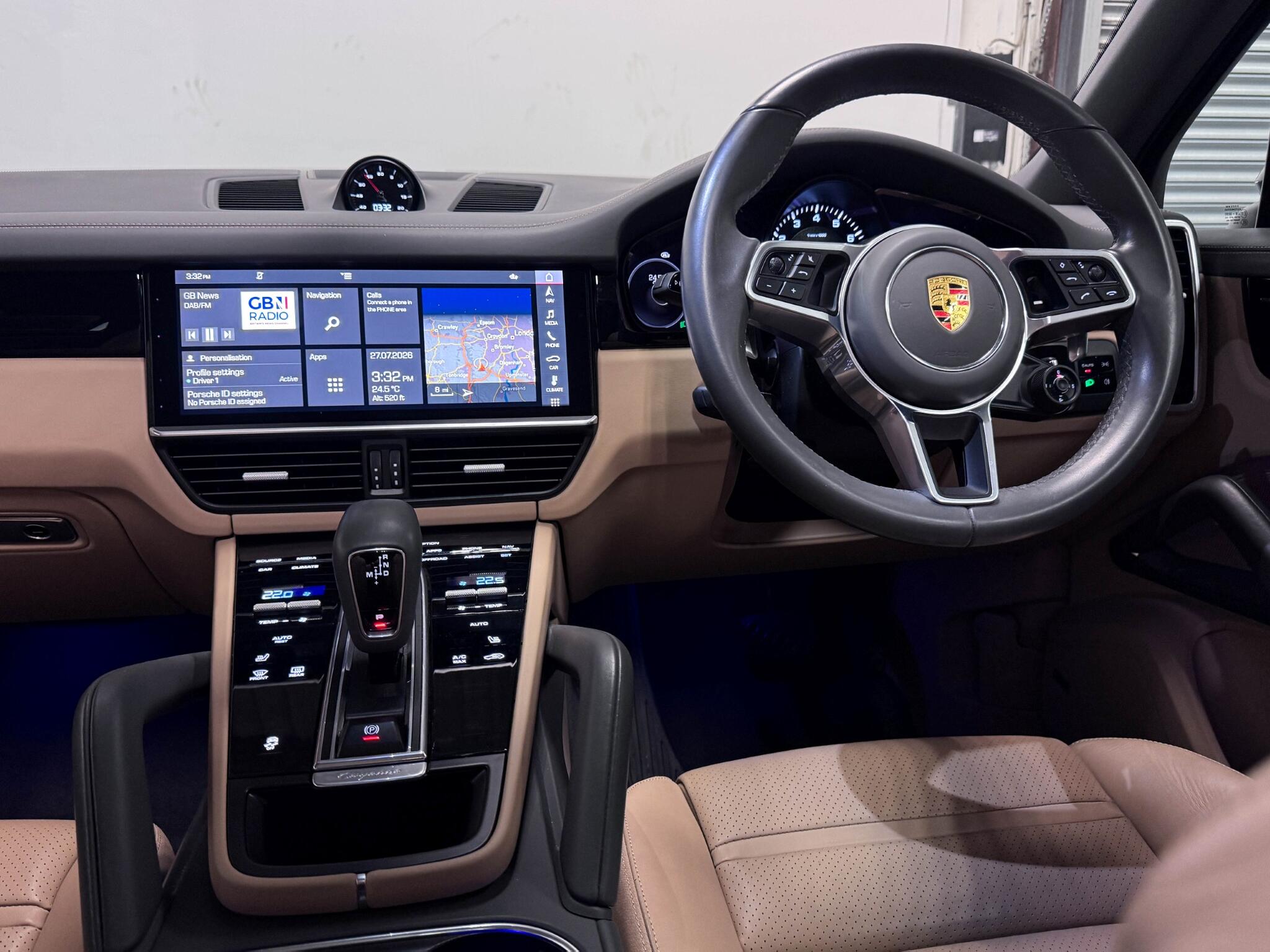 Porsche Cayenne view 22