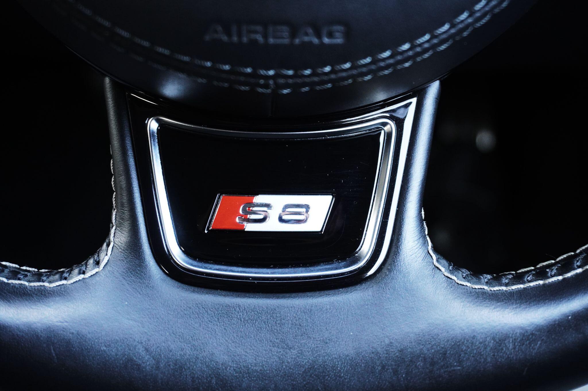 Audi S8 view 41