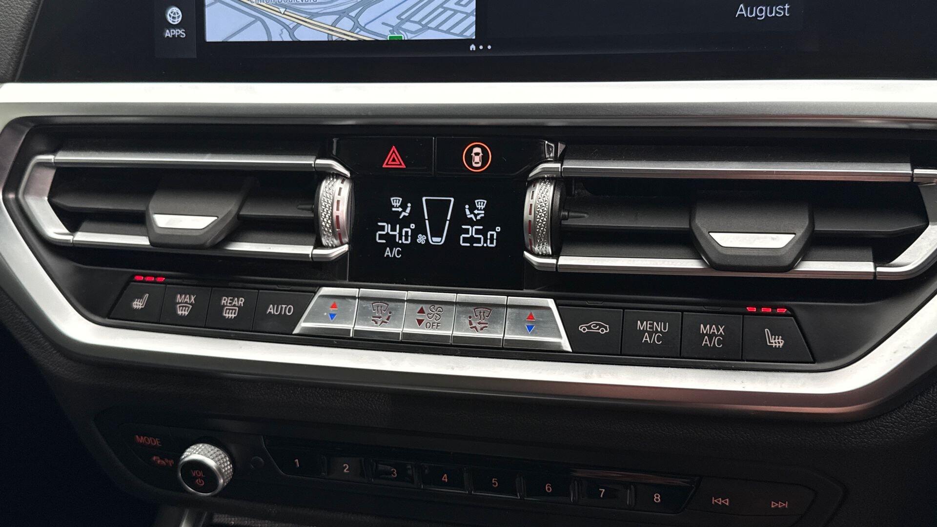 BMW 3 Series view 24