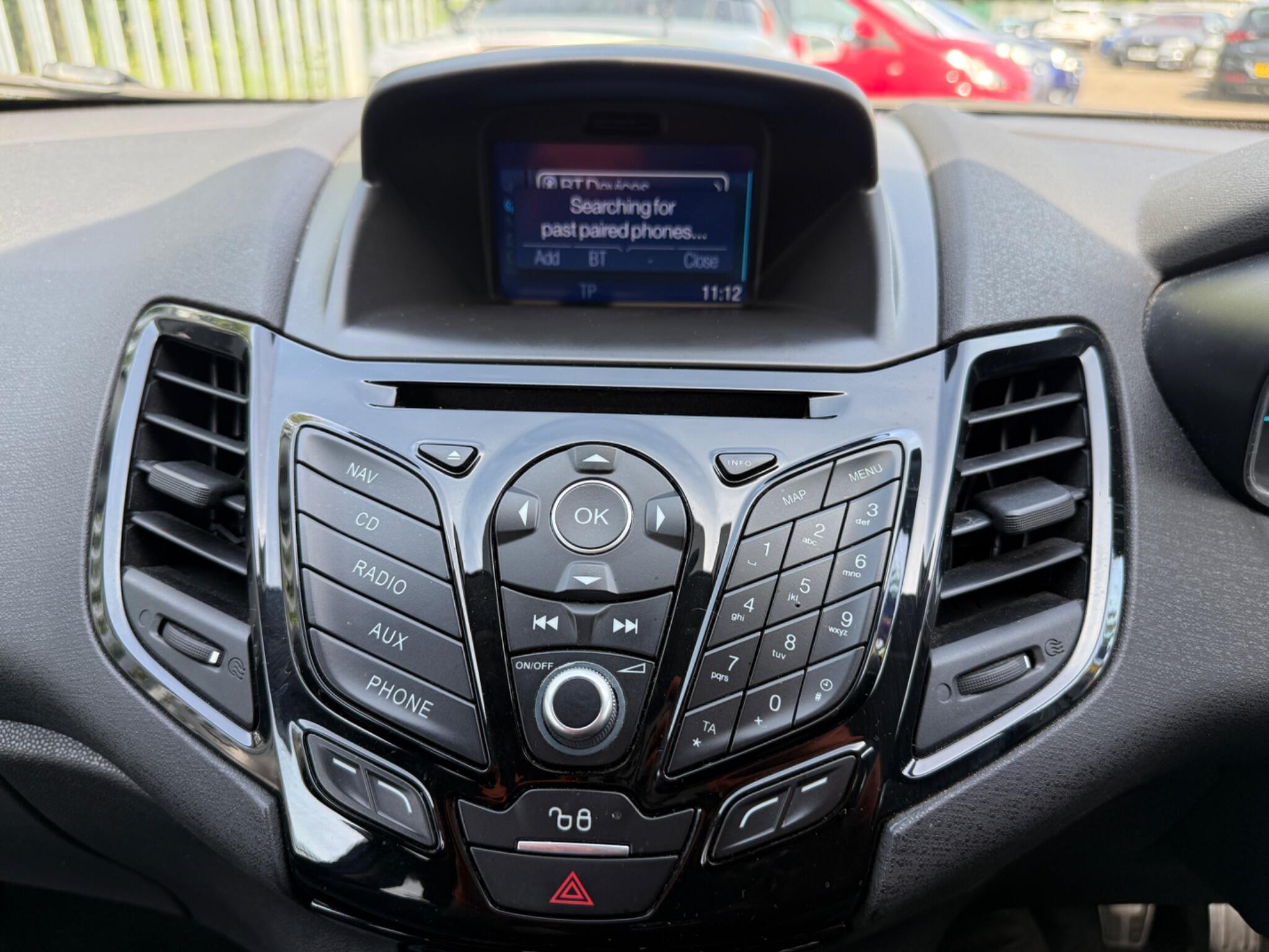 2016 Ford Fiesta image 35