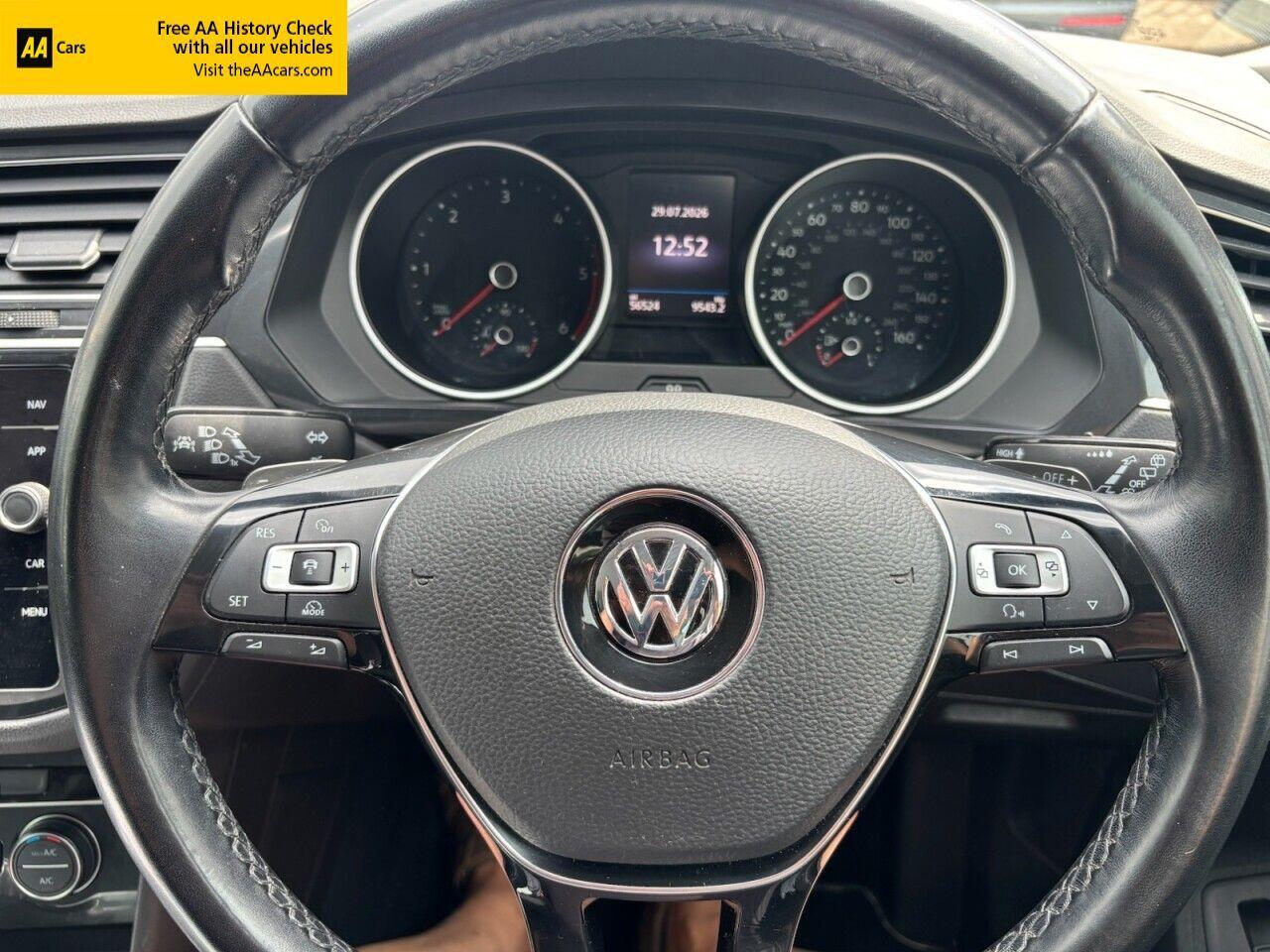 Volkswagen Tiguan view 16