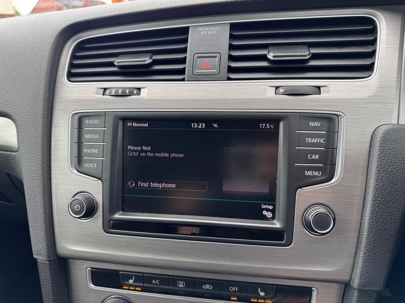 Volkswagen Golf view 23