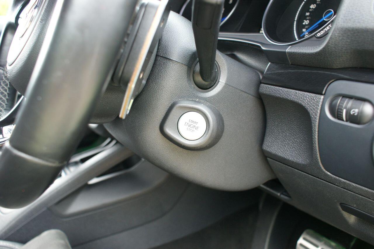 Volkswagen Scirocco view 39