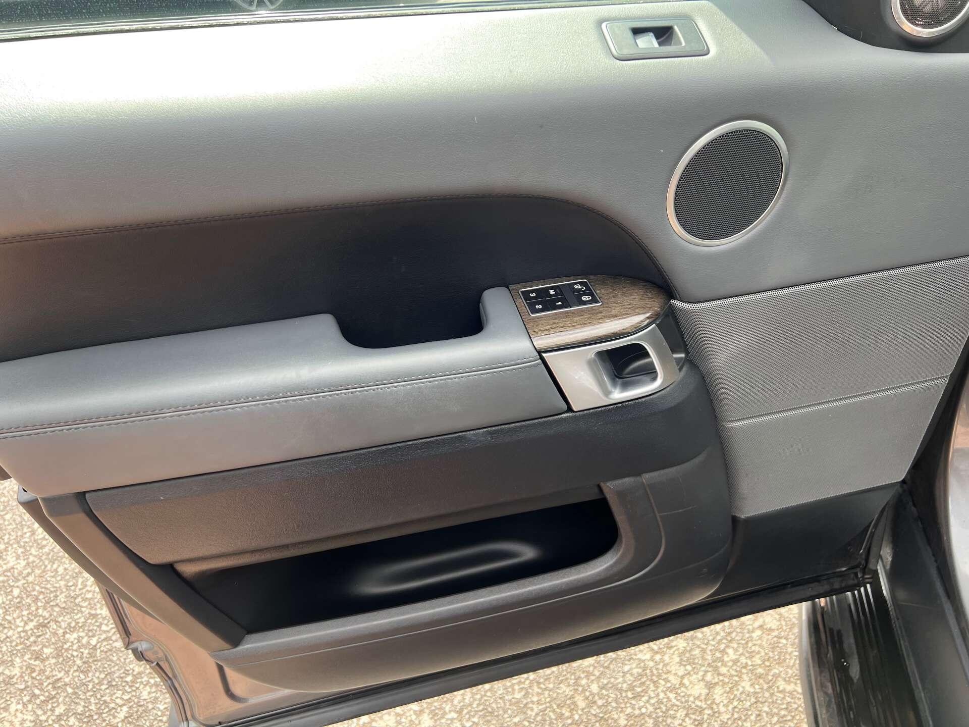 Land Rover Range Rover Sport view 45