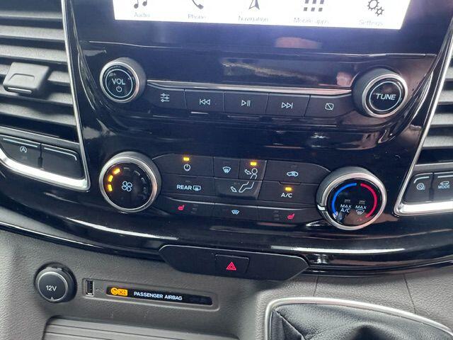 Ford Tourneo Custom view 10