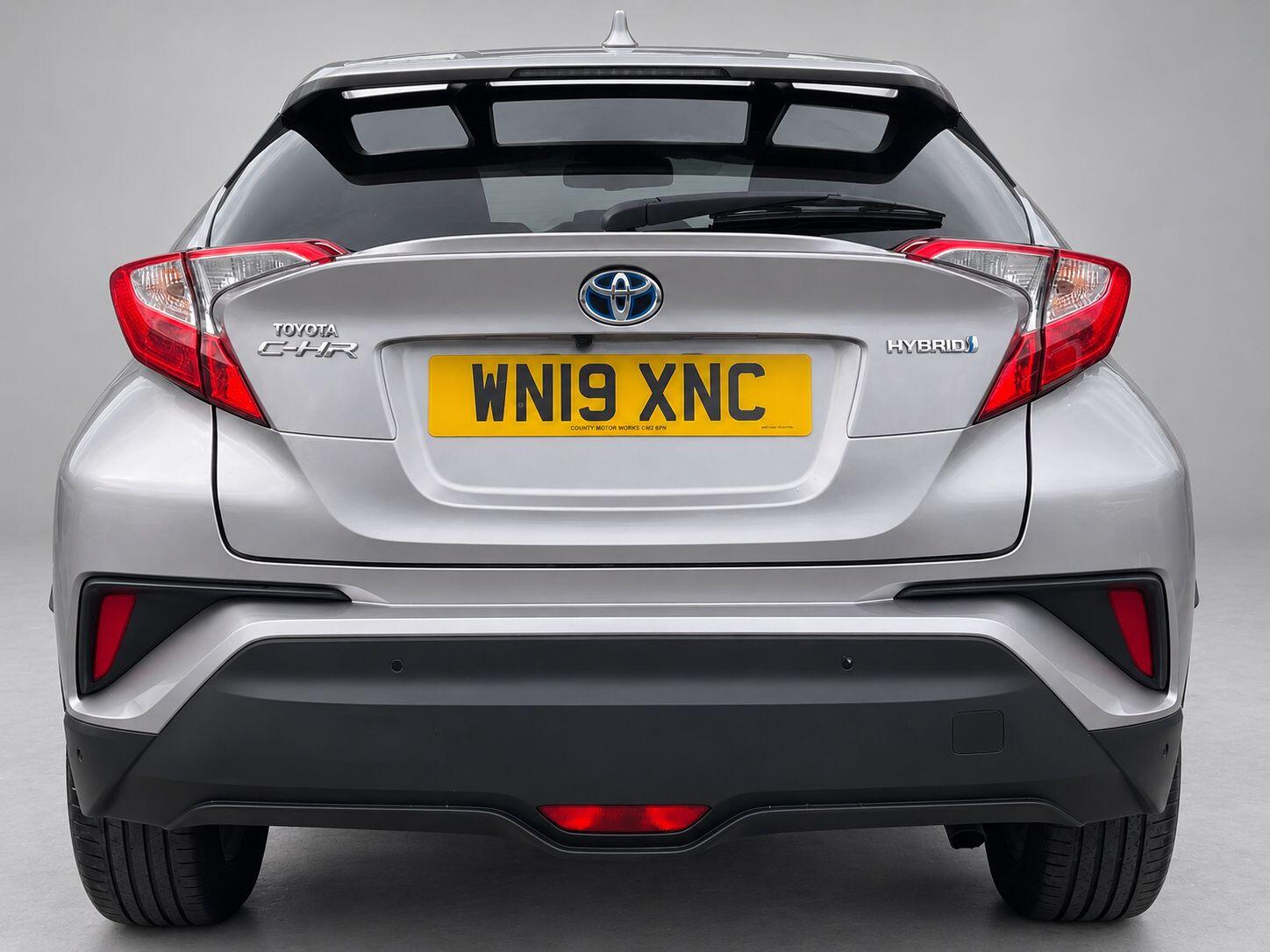 Toyota C-HR view 12