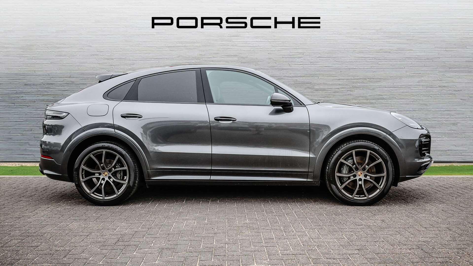 Porsche Cayenne view 7