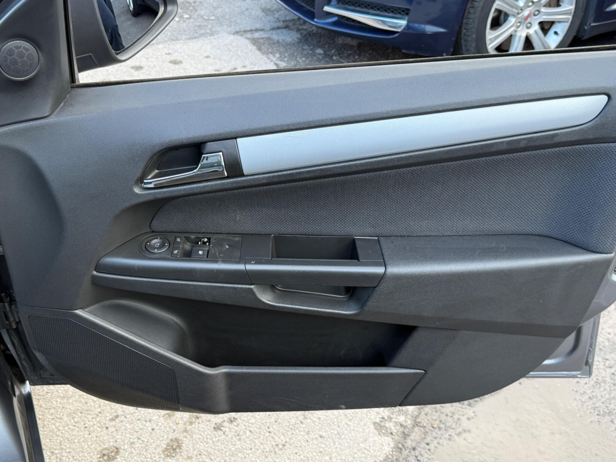 Vauxhall Astra - Image 33