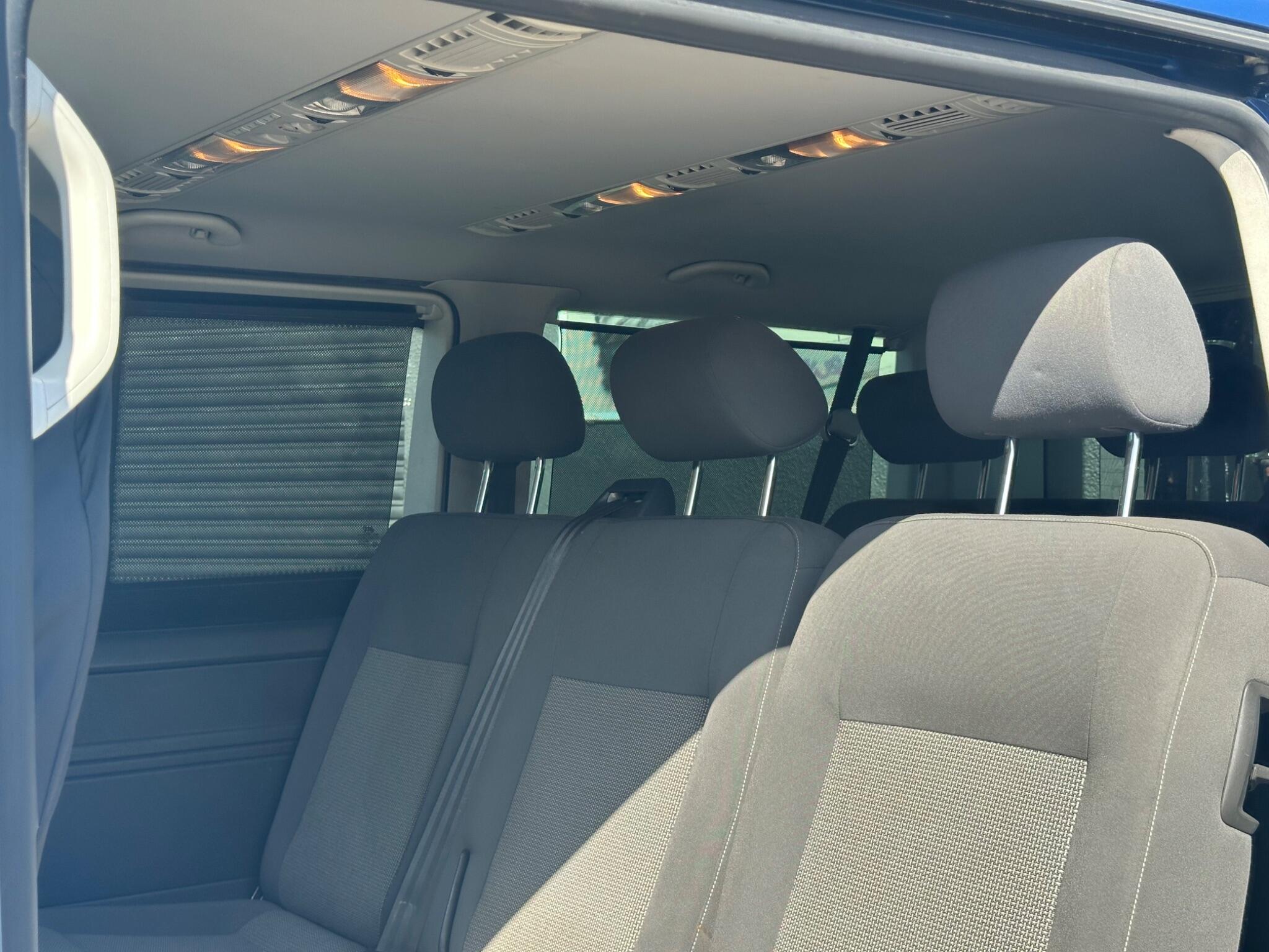 Volkswagen Transporter view 16