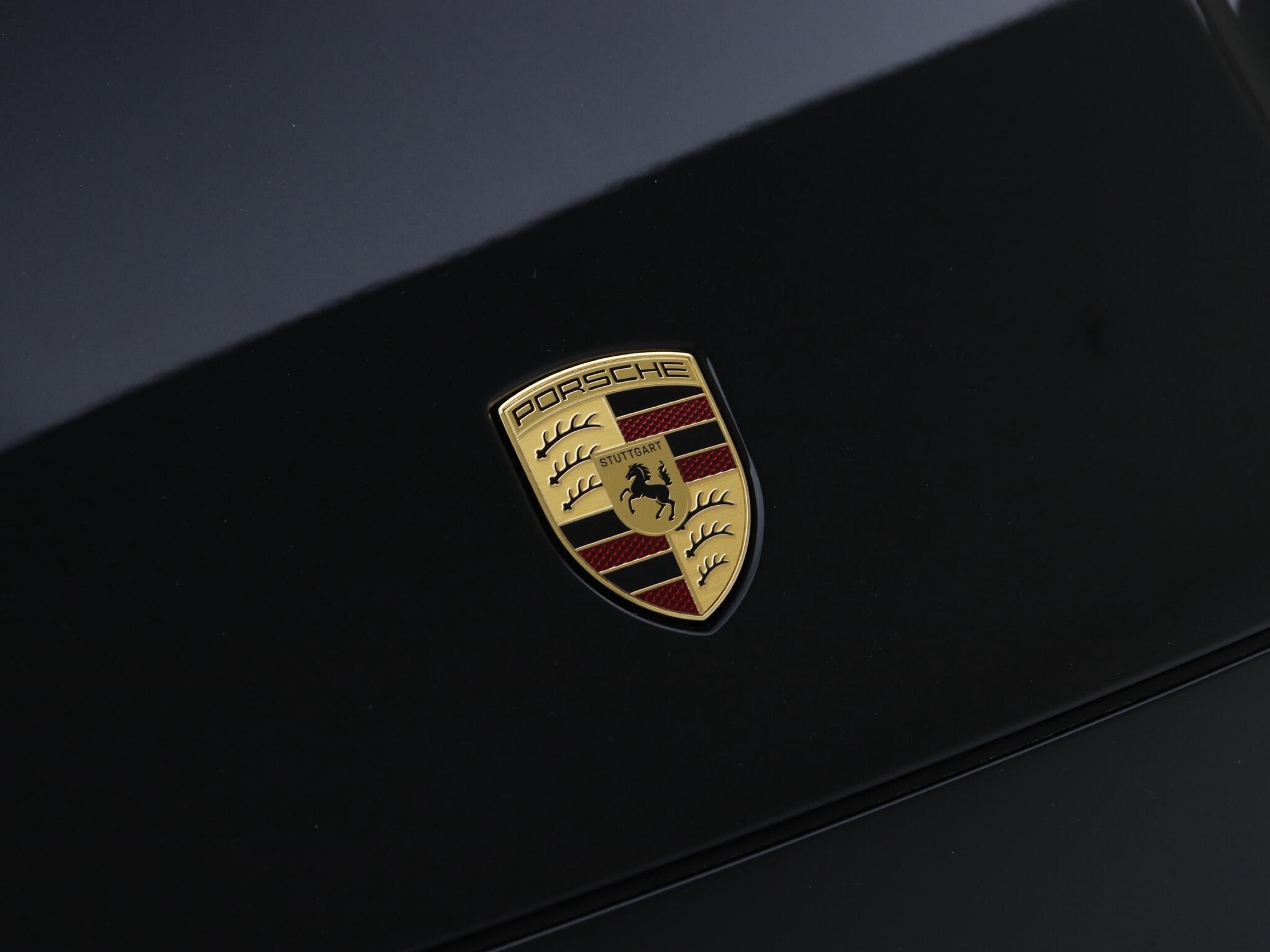 Porsche Cayenne view 22