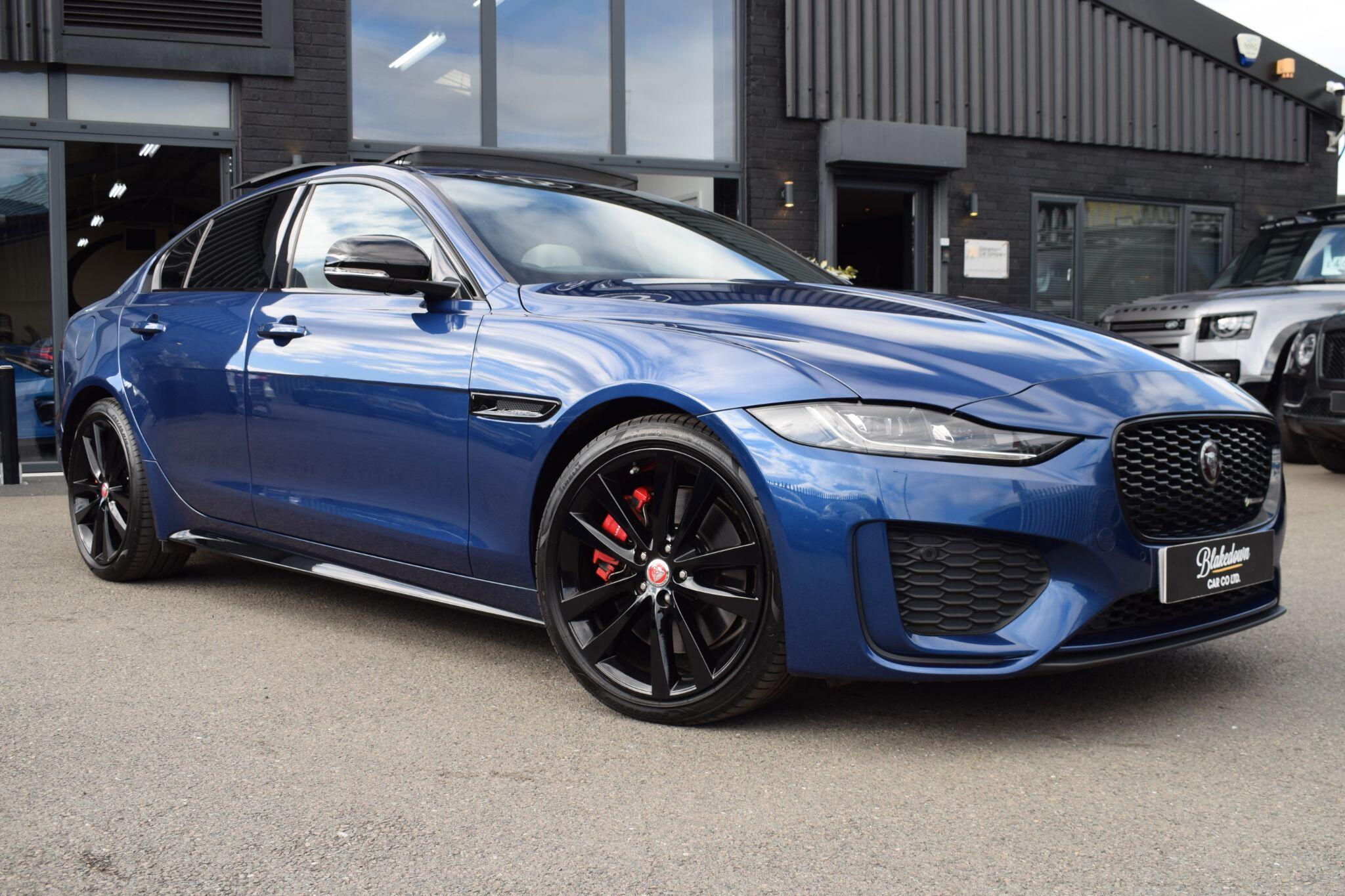 Jaguar Xe view 3