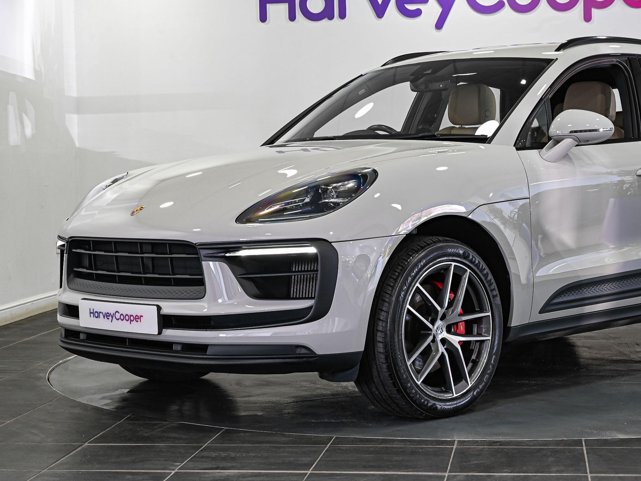 Porsche Macan view 17